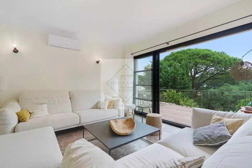 À l’entrée de Saint-Tropez, au cœur des vignes — photo 3
