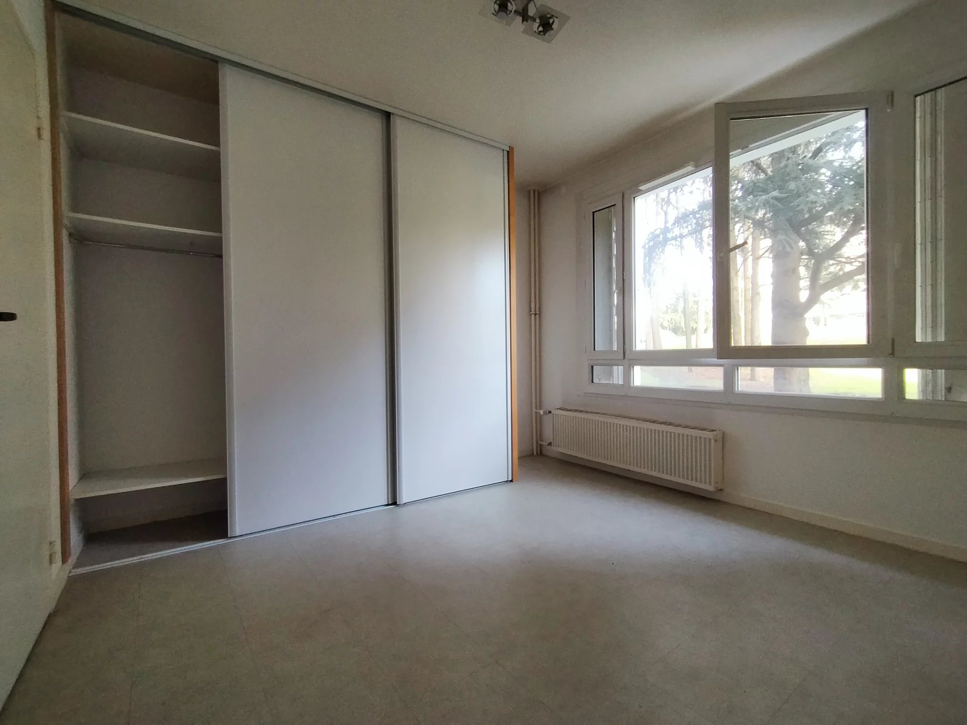 86427800 Location Saint-Genis-Laval