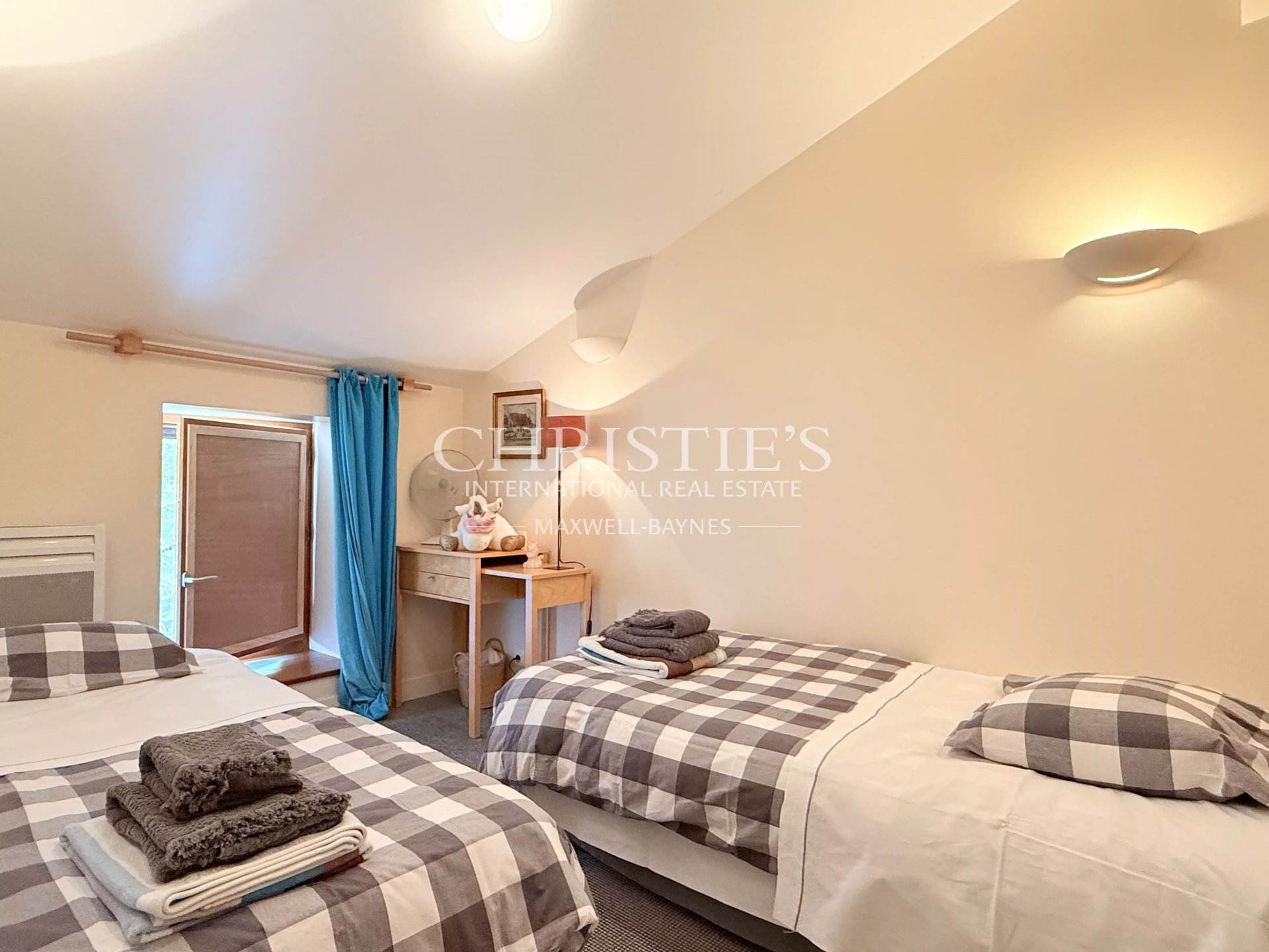 9 Bedroom Villa/Townhouse's Image 34