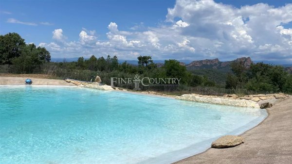 Luxury Stone Villa for Sale in Roquebrune-sur-Argens | Family Estate — photo 2