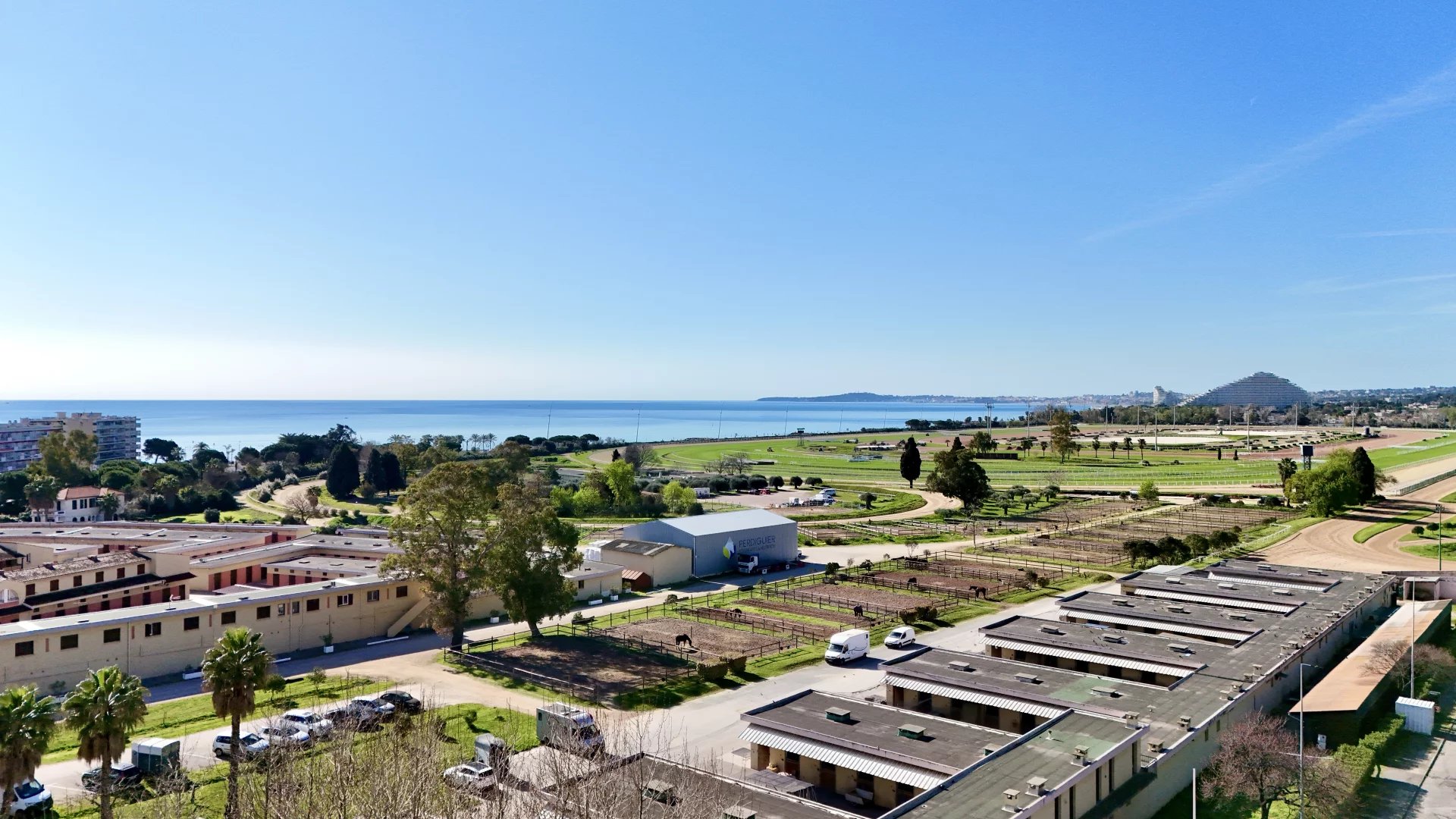 Cagnes-sur-Mer –4P/ Dernier étage – Villa sur le toit – Vue mer panoramique