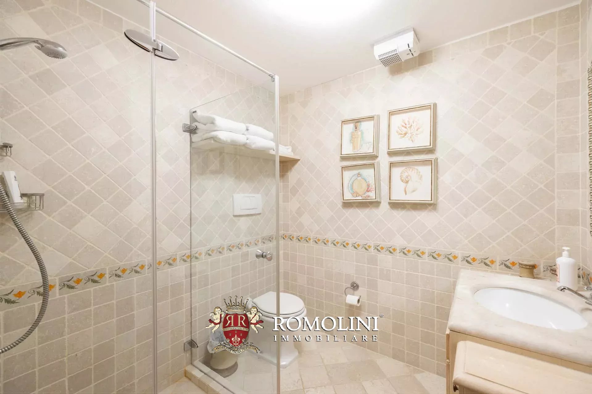 37 Bedroom Villa/Townhouse's Image 207
