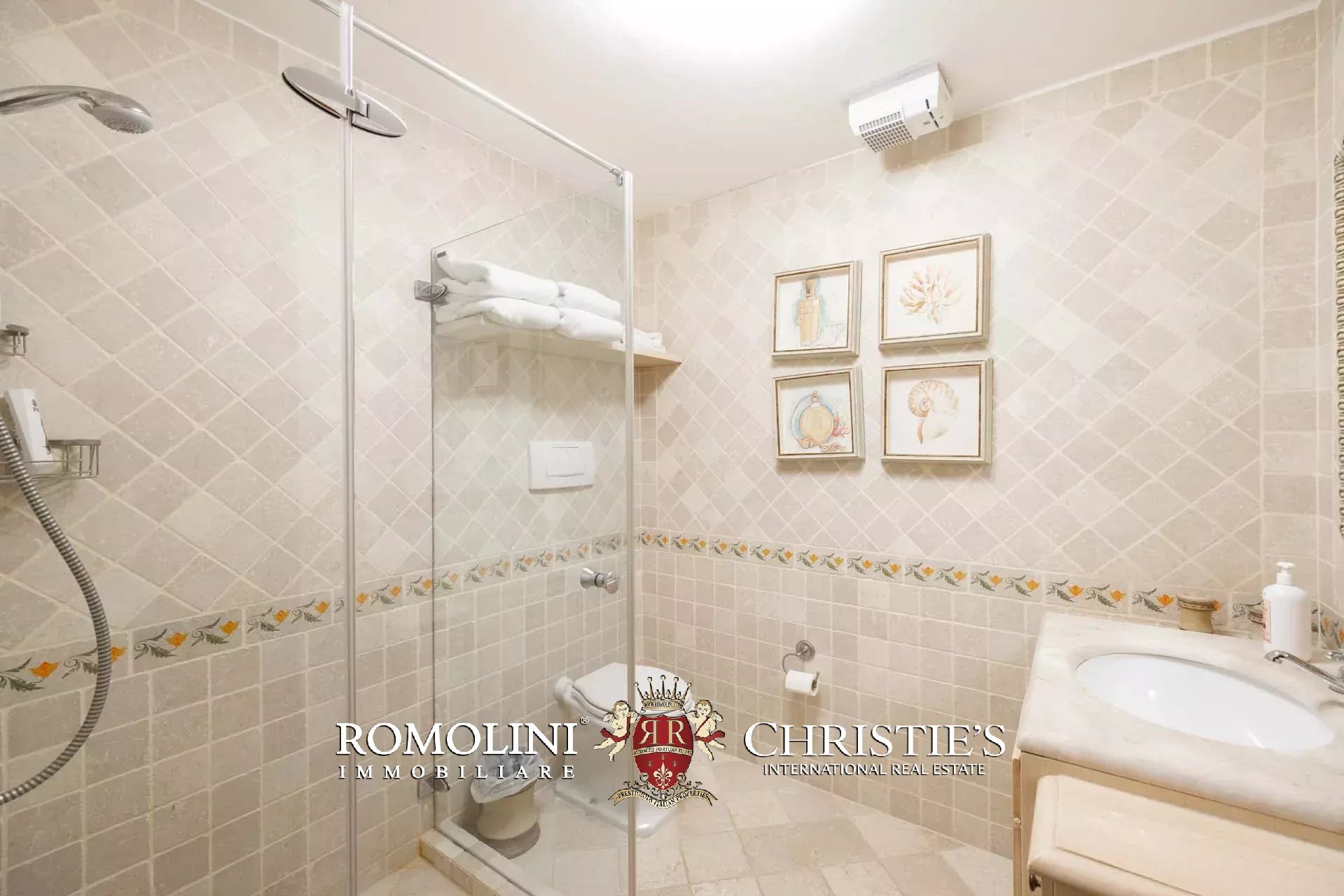 37 Bedroom Villa/Townhouse's Image 207