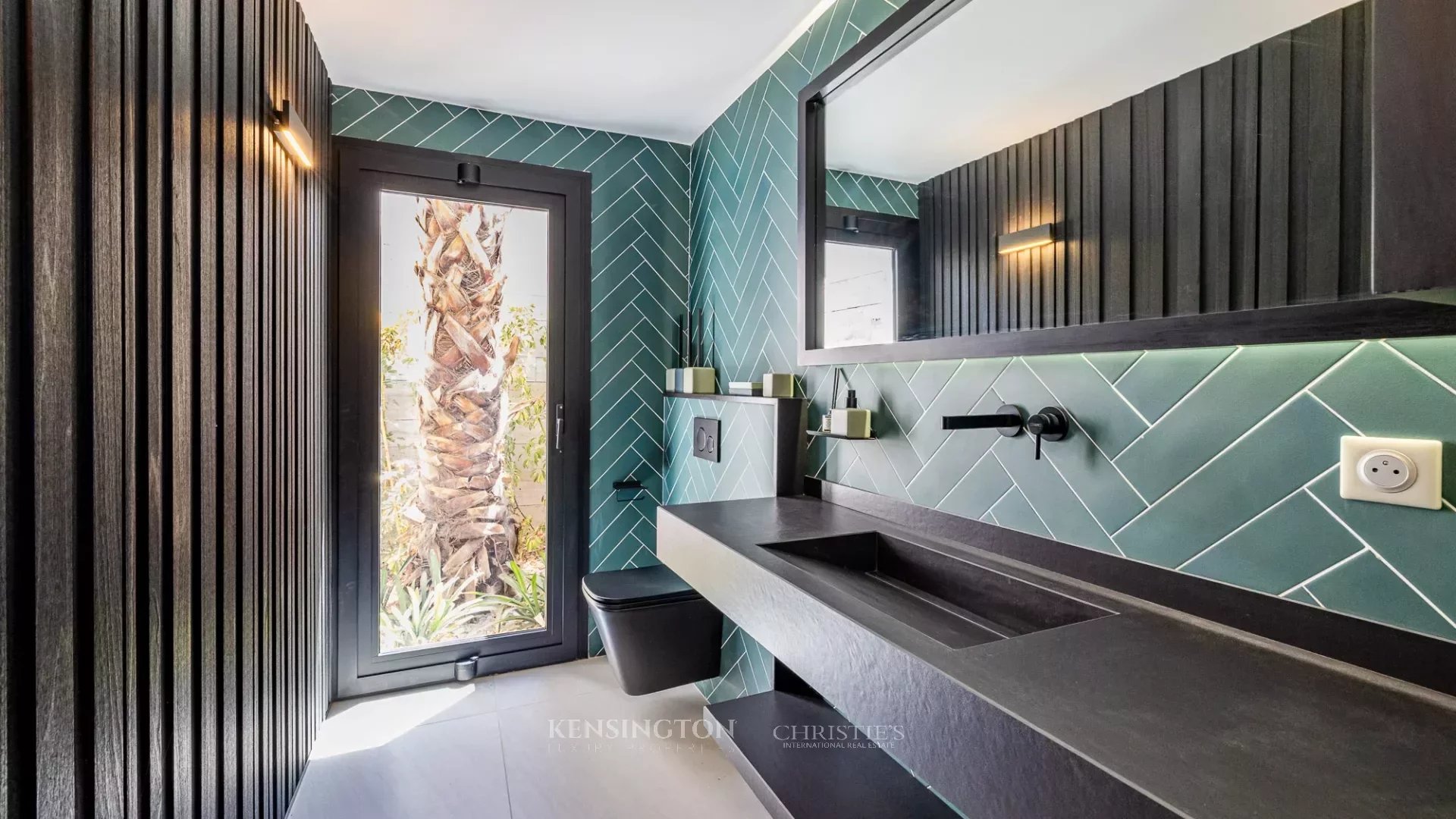 4 Bedroom Villa/Townhouse's Image 25