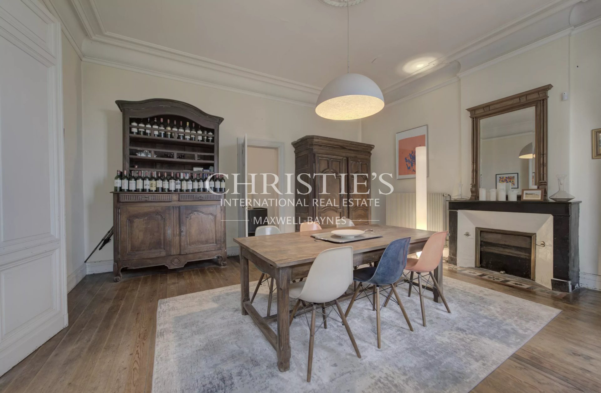 7 Bedroom Villa/Townhouse's Image 3
