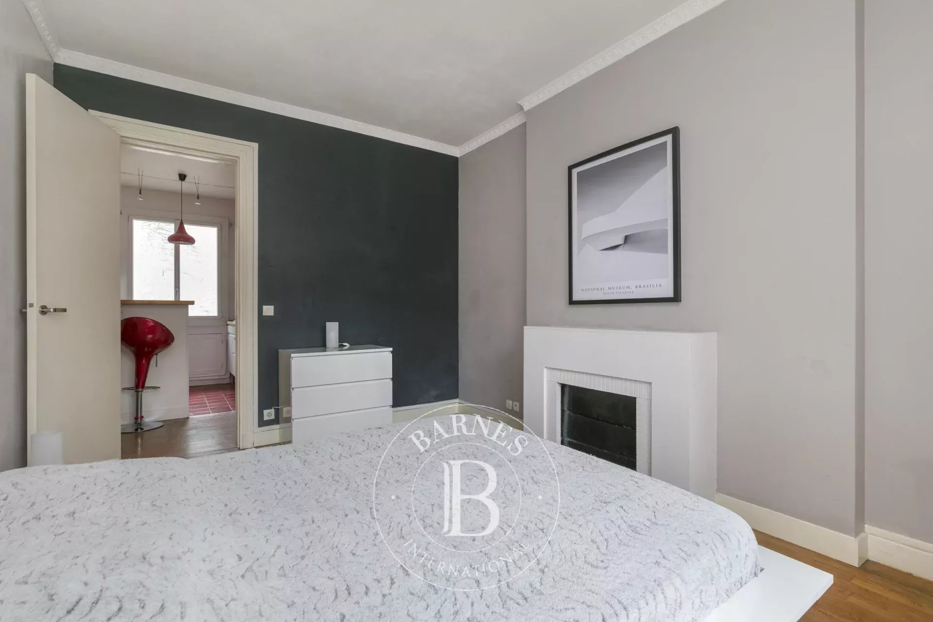Neuilly-Achille Peretti - 1-bed apartment - Balcony - Within walking distance of the shops and public transport services - picture 7