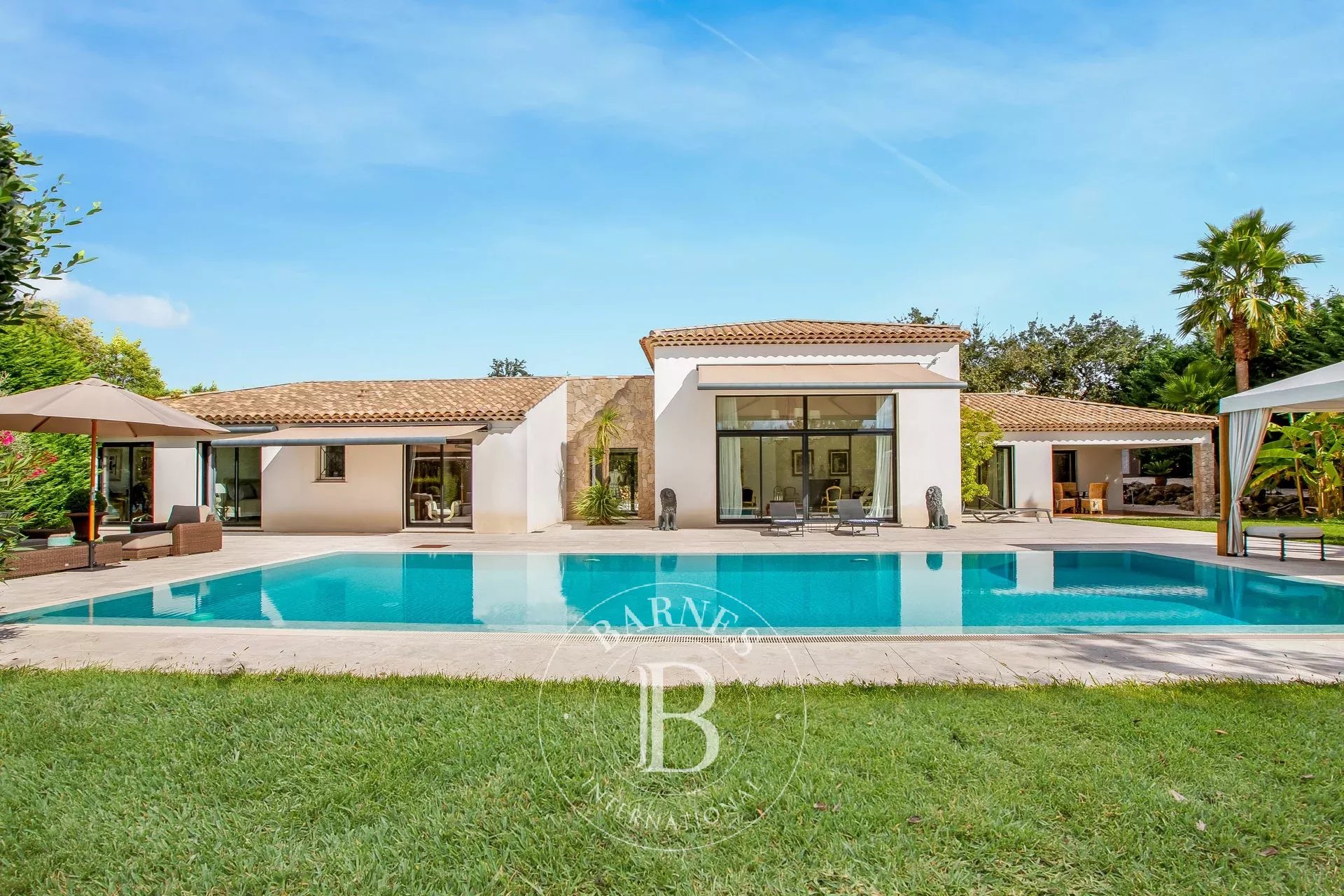 Roquefort Les Pins - One-storey villa - 5 bedrooms plus a studio - picture 4