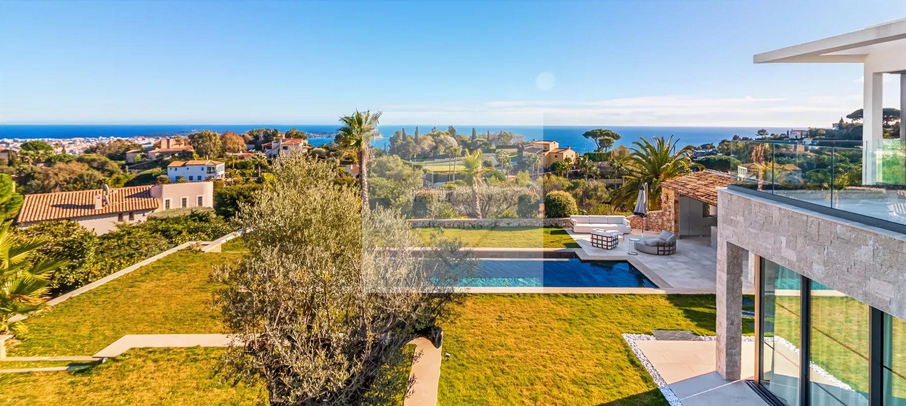 SUPER CANNES — EXCEPTIONAL BRAND-NEW CONTEMPORARY VILLA WITH PANORAMIC SEA VIEWS — photo 22