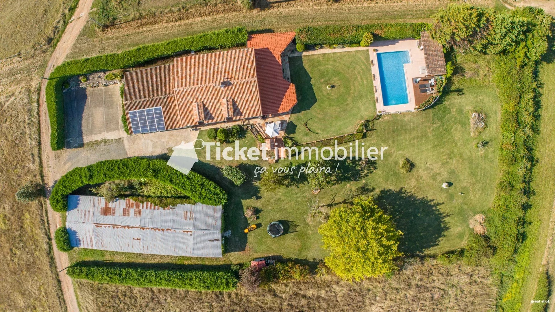 THIL - Maison T5 de 226m2 avec piscine, terrain de 9000m2 et dépendance à rénover — photo 18