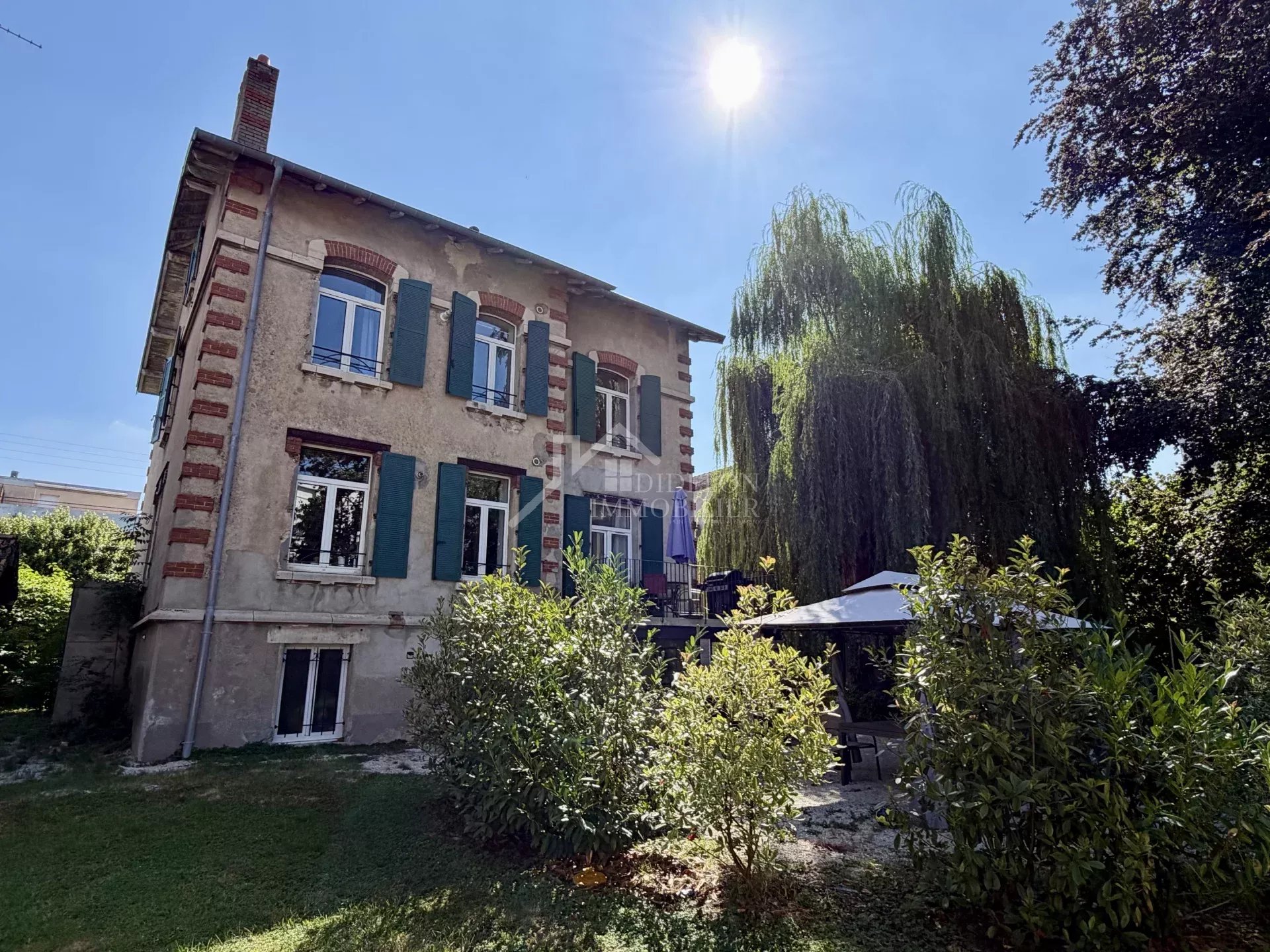 Agence immobilière de 