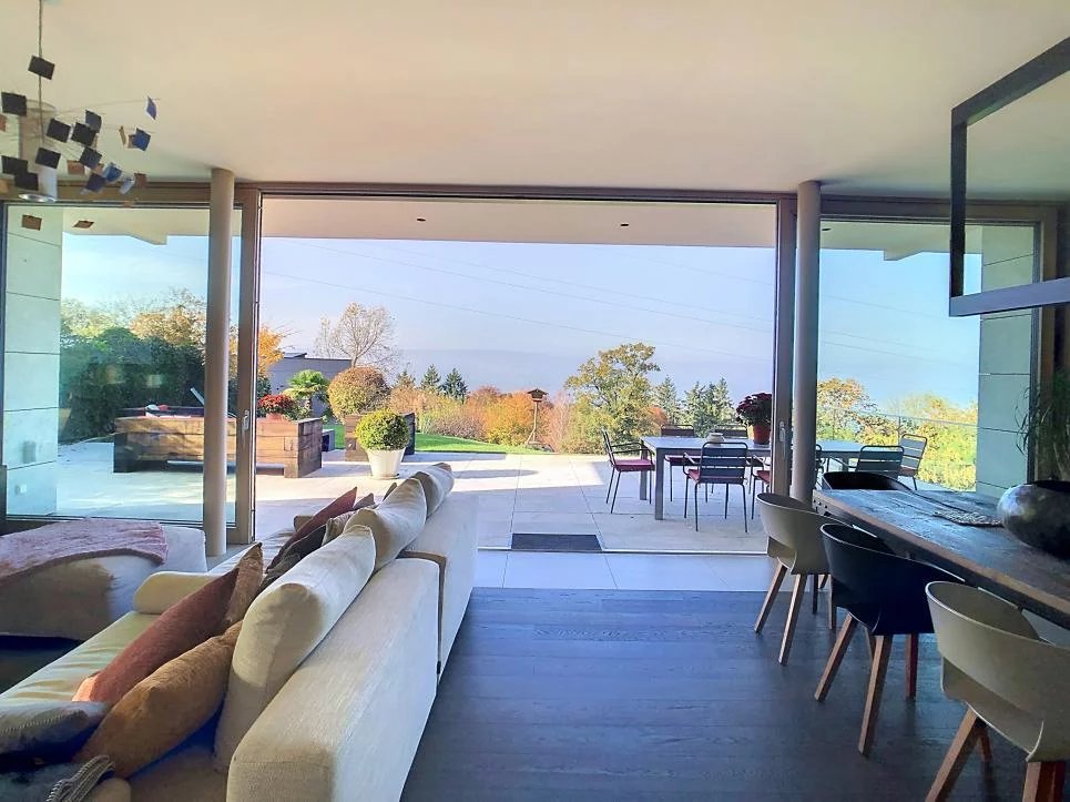 Villa d'architecte en bordure du Golf Resort.