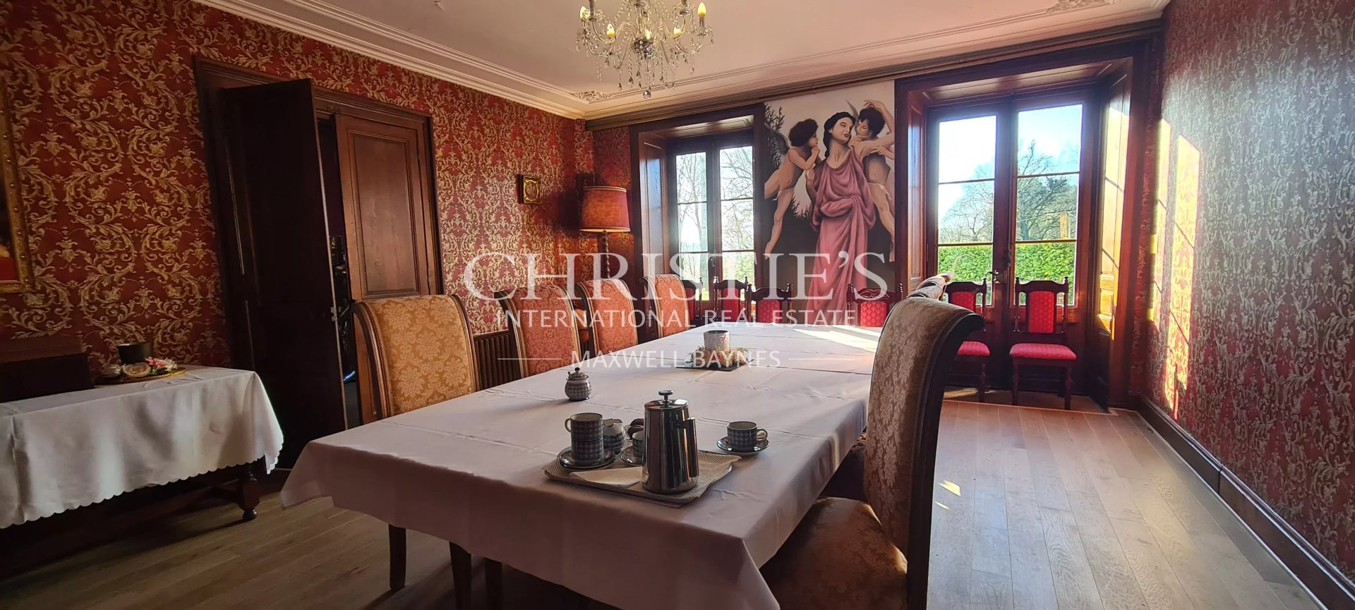 10 Bedroom Chateau's Image 31