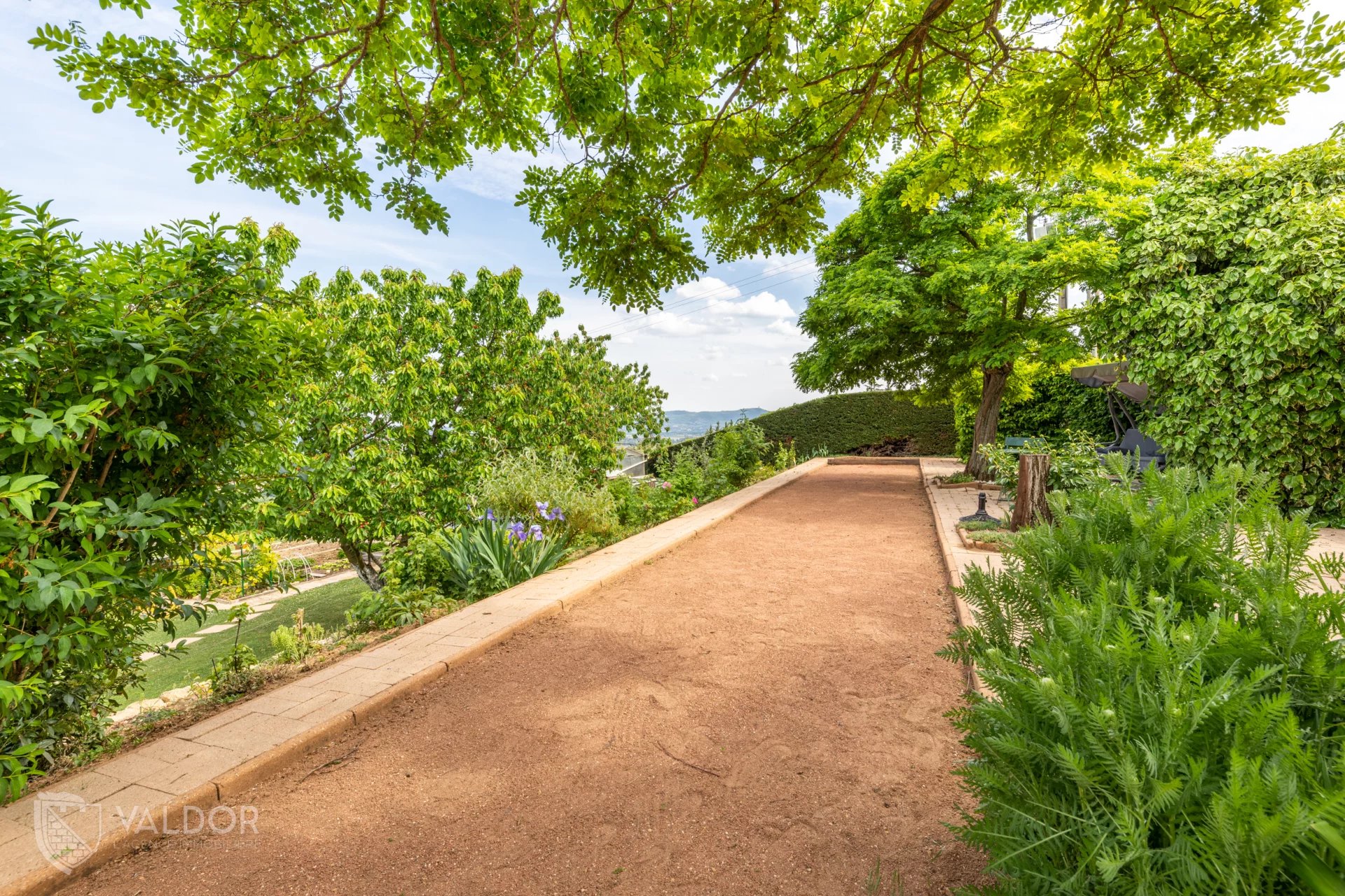 Maison de 156 m² habitables avec vue dégagée.