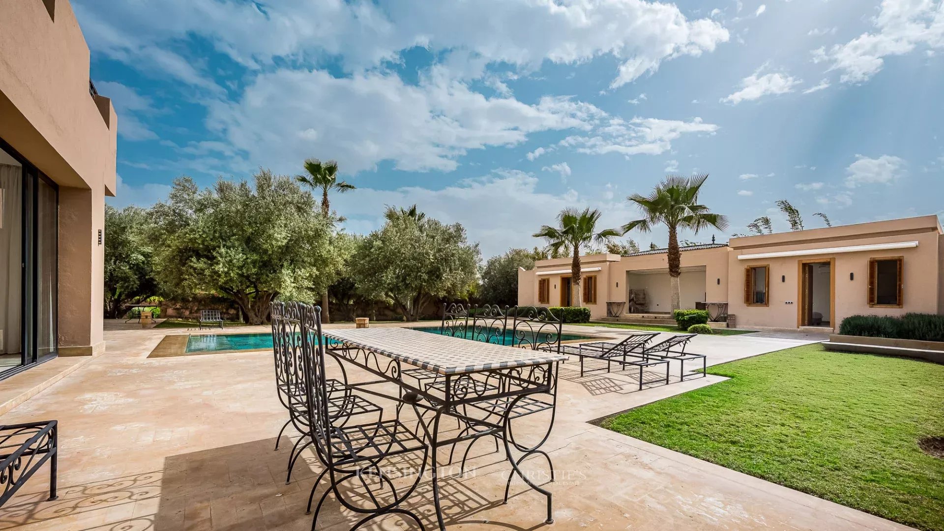 6 Bedroom Villa/Townhouse's Image 6