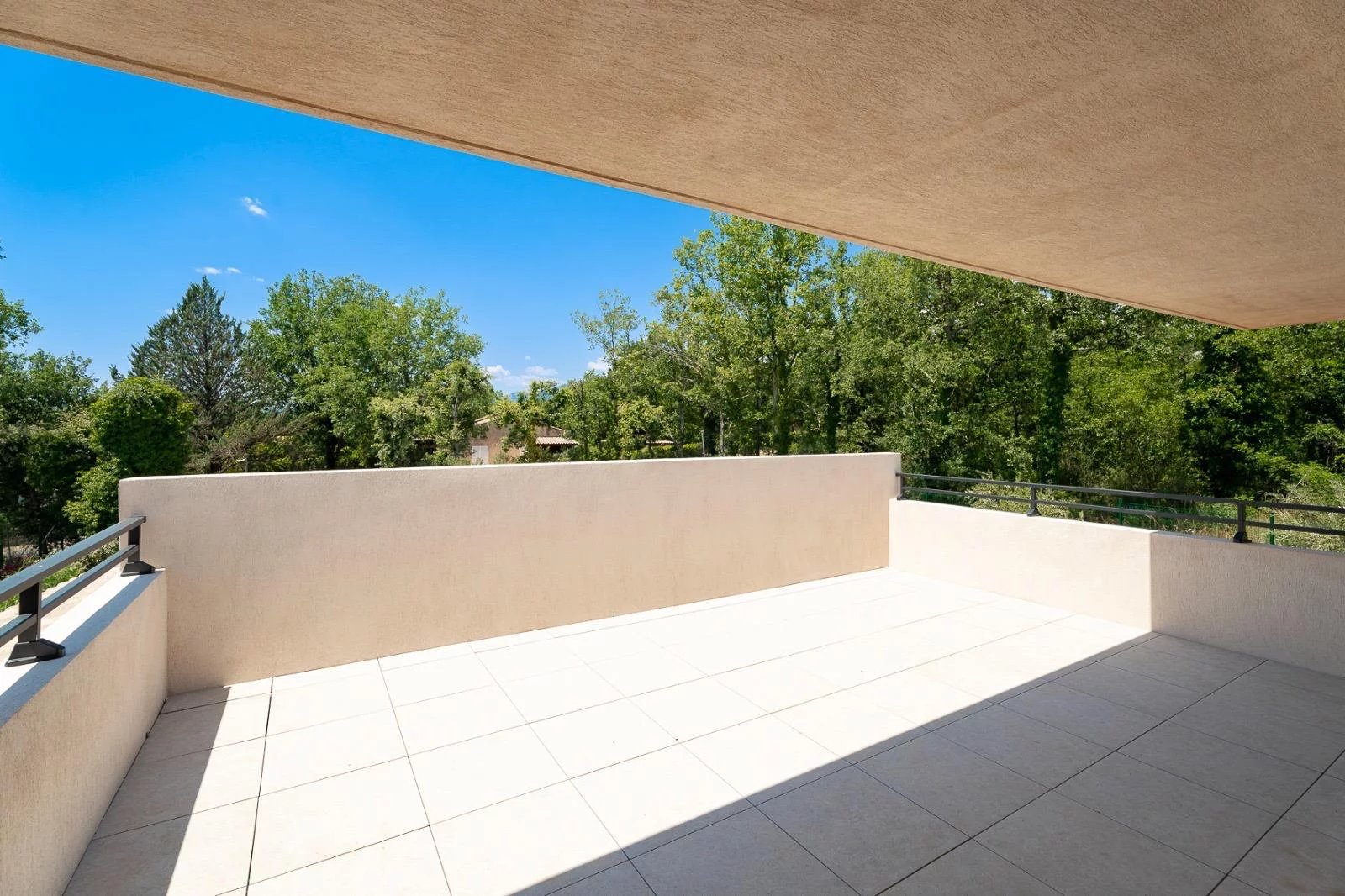 Stunning new built property in the domaine of Terre Blanche - Tourrettes