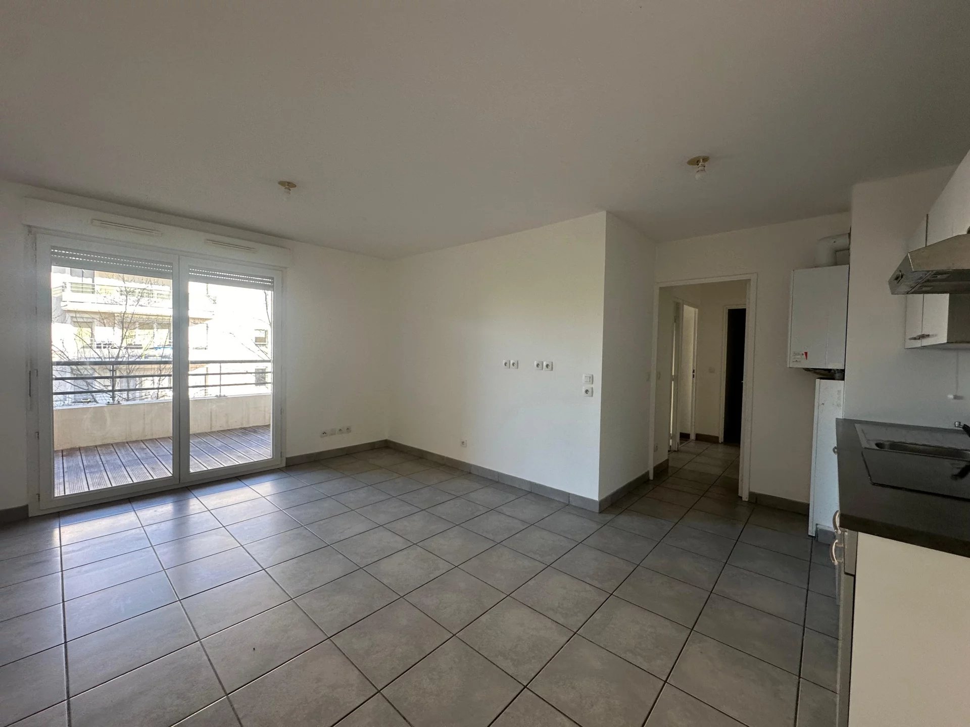 480838 Location Décines-Charpieu