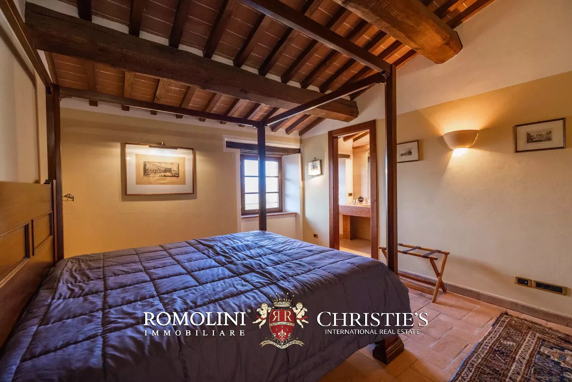10 Bedroom Villa/Townhouse's Image 136
