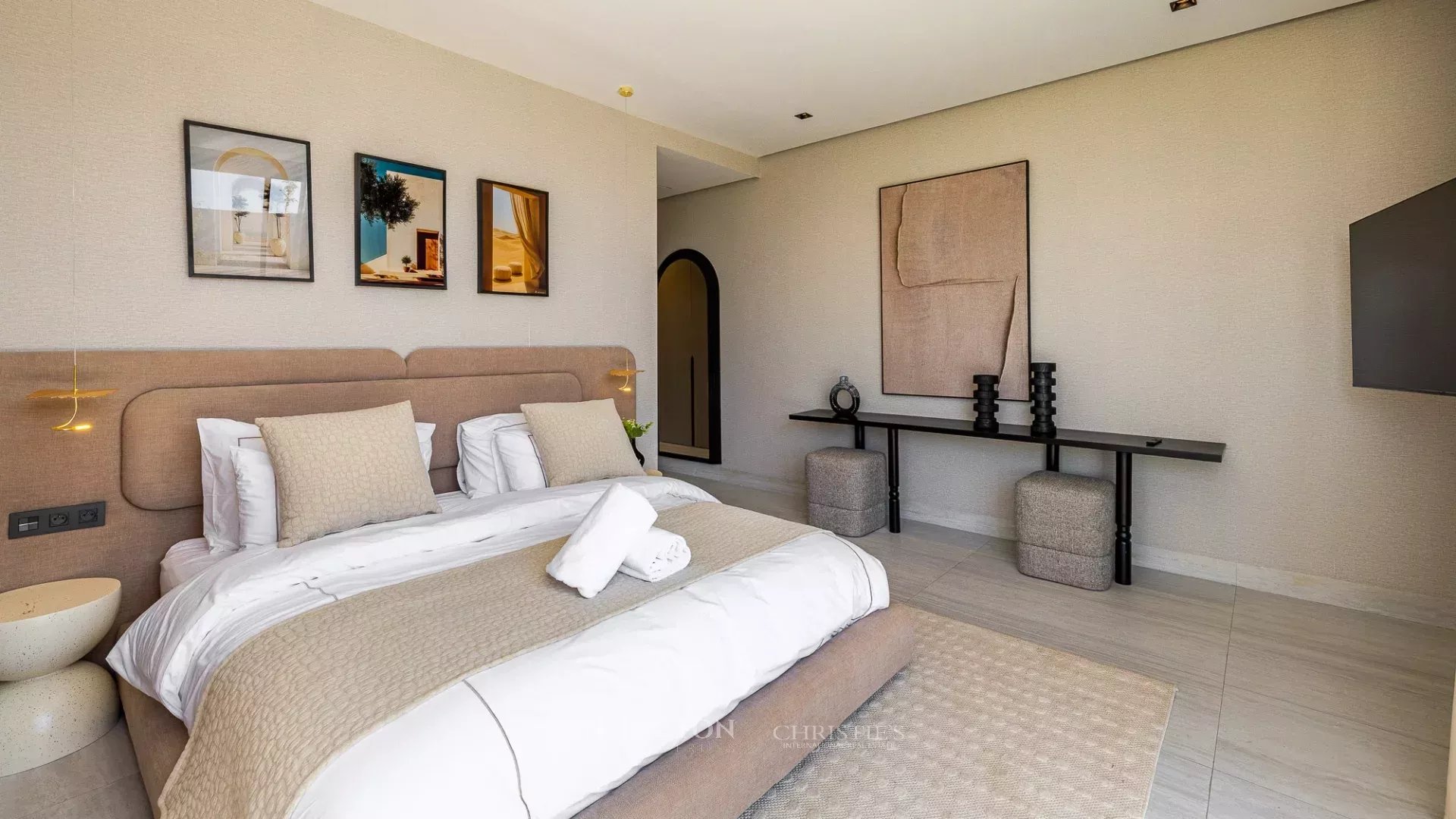 5 Bedroom Villa/Townhouse's Image 38