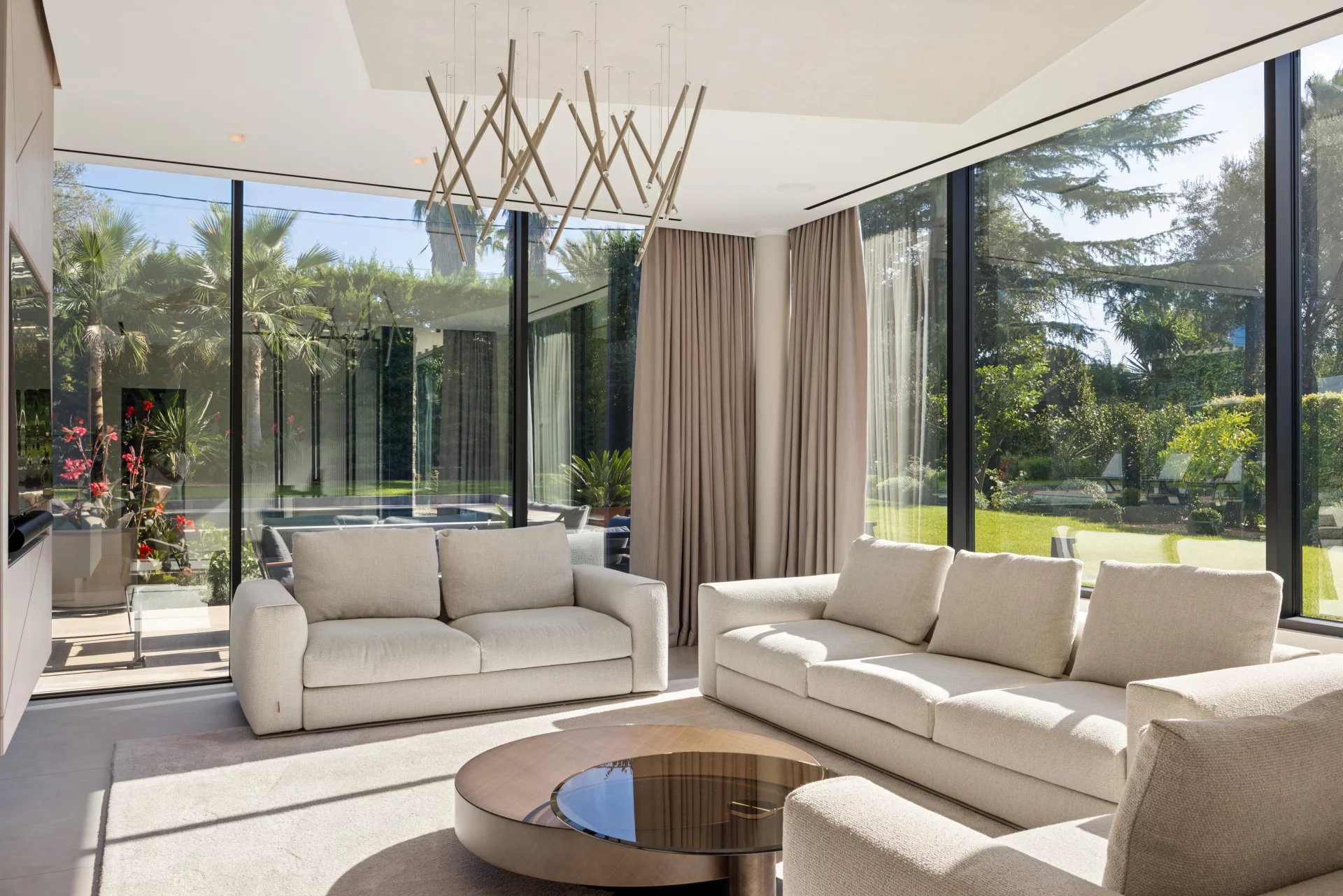 CAP D’ANTIBES – BRAND-NEW CONTEMPORARY VILLA WITHIN A PRESTIGIOUS PRIVATE ESTATE