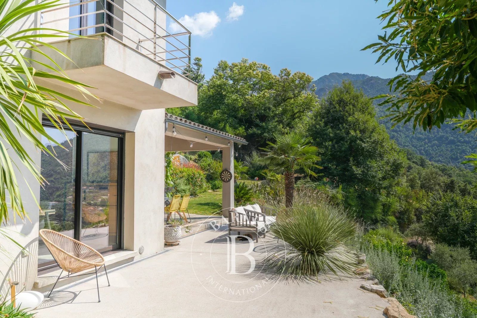 Ucciani, 3-Bedroom Villa with Panoramic Mountain Views - picture 15