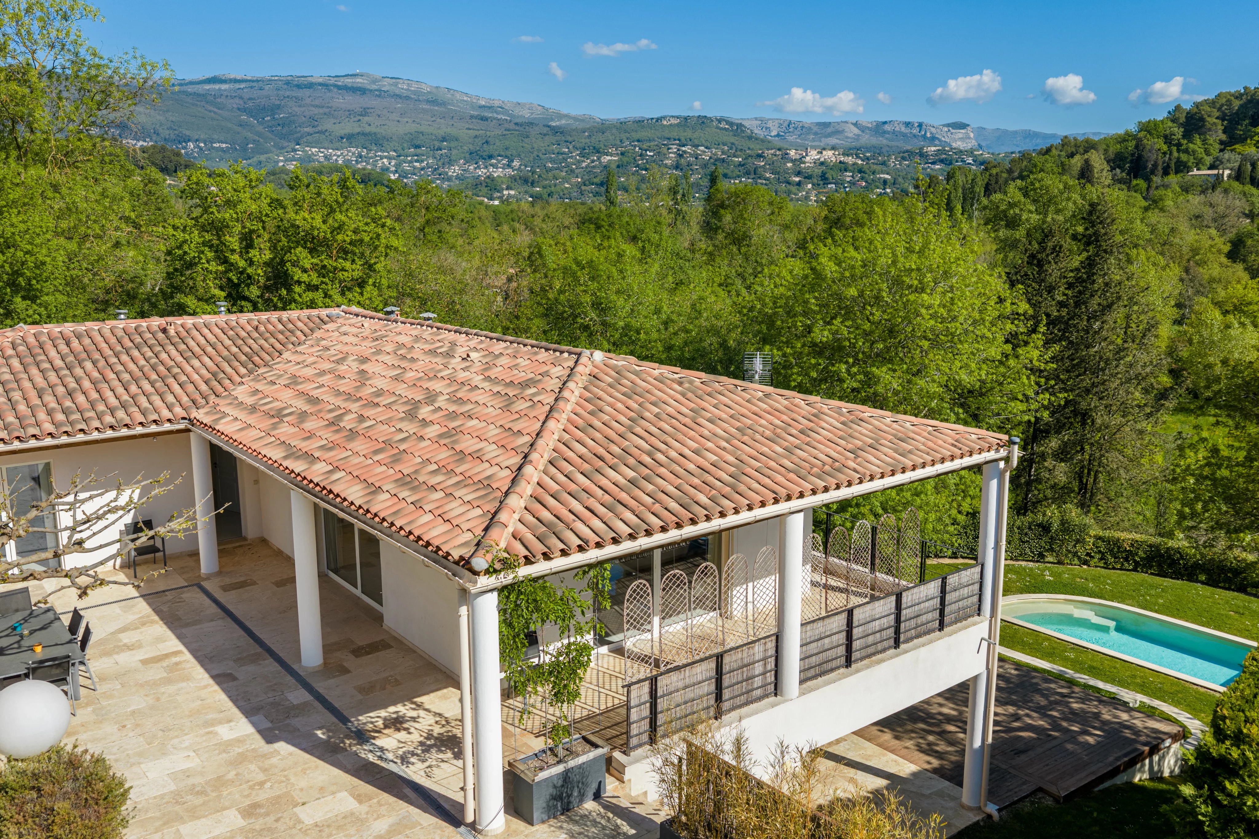 Absolute peace and quiet, close to the village of Plascassier