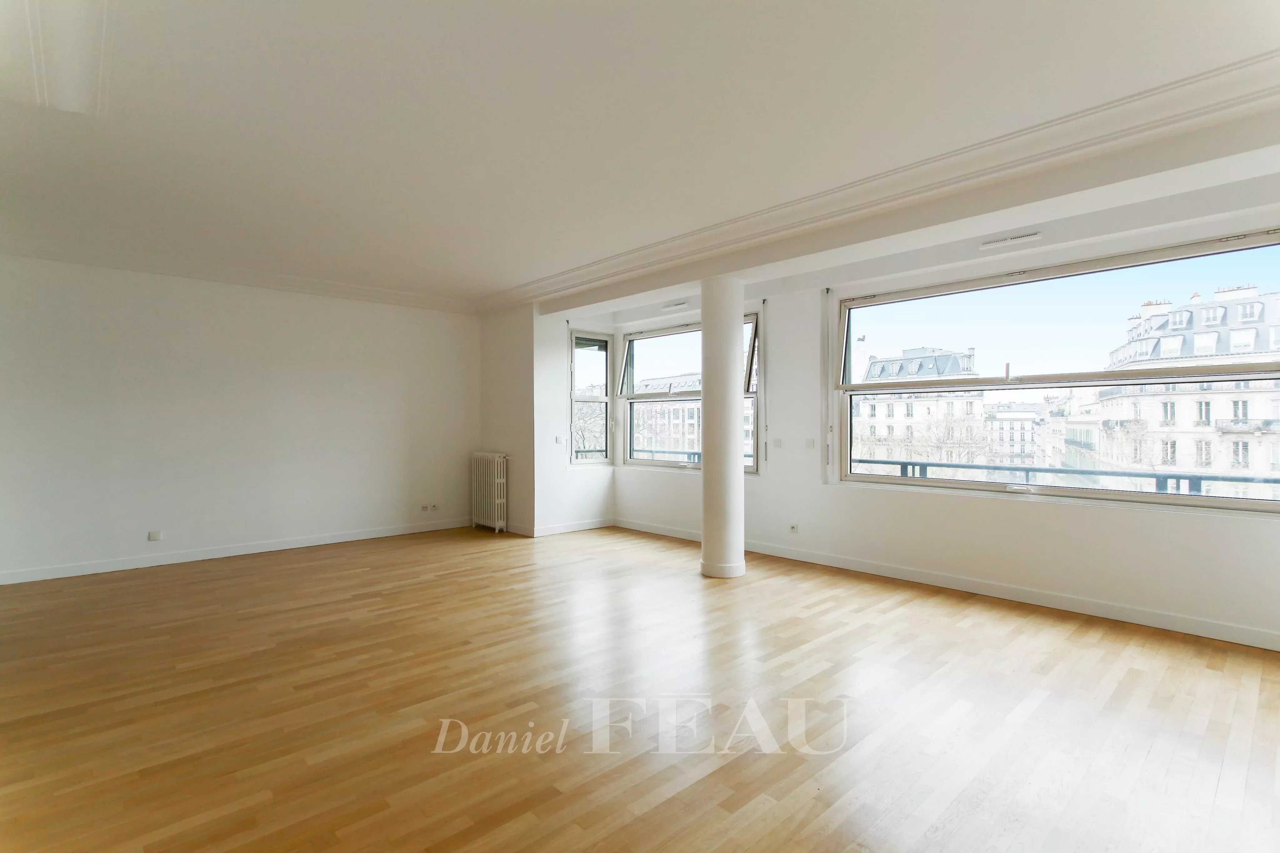 Sale Apartment Paris 8th