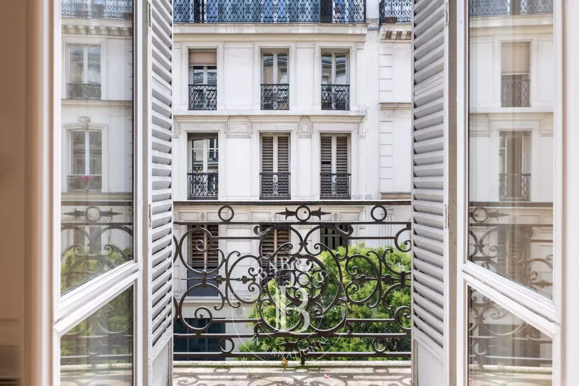 Daire Paris 2ème - picture 14