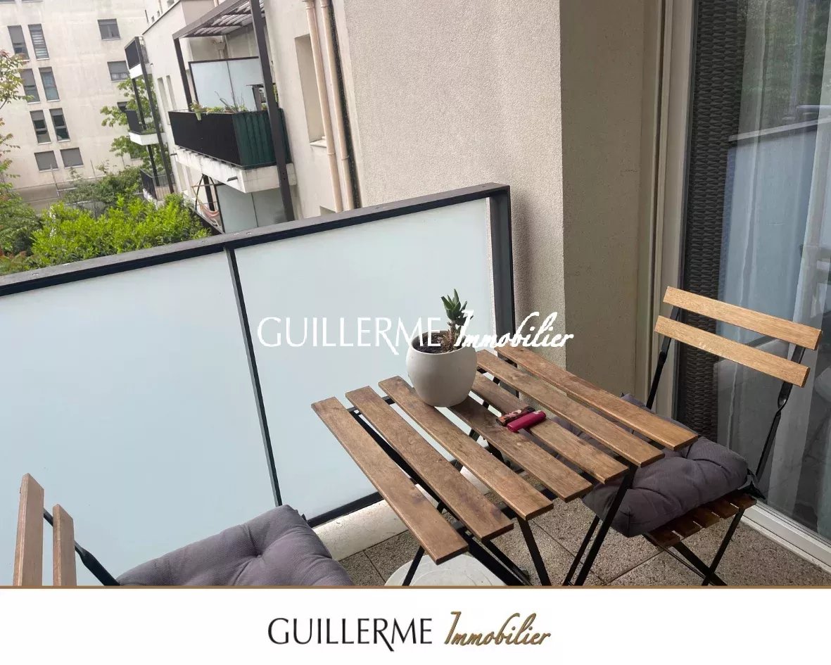 A VENDRE Idéal investisseur beau T3 récent vendu loué
