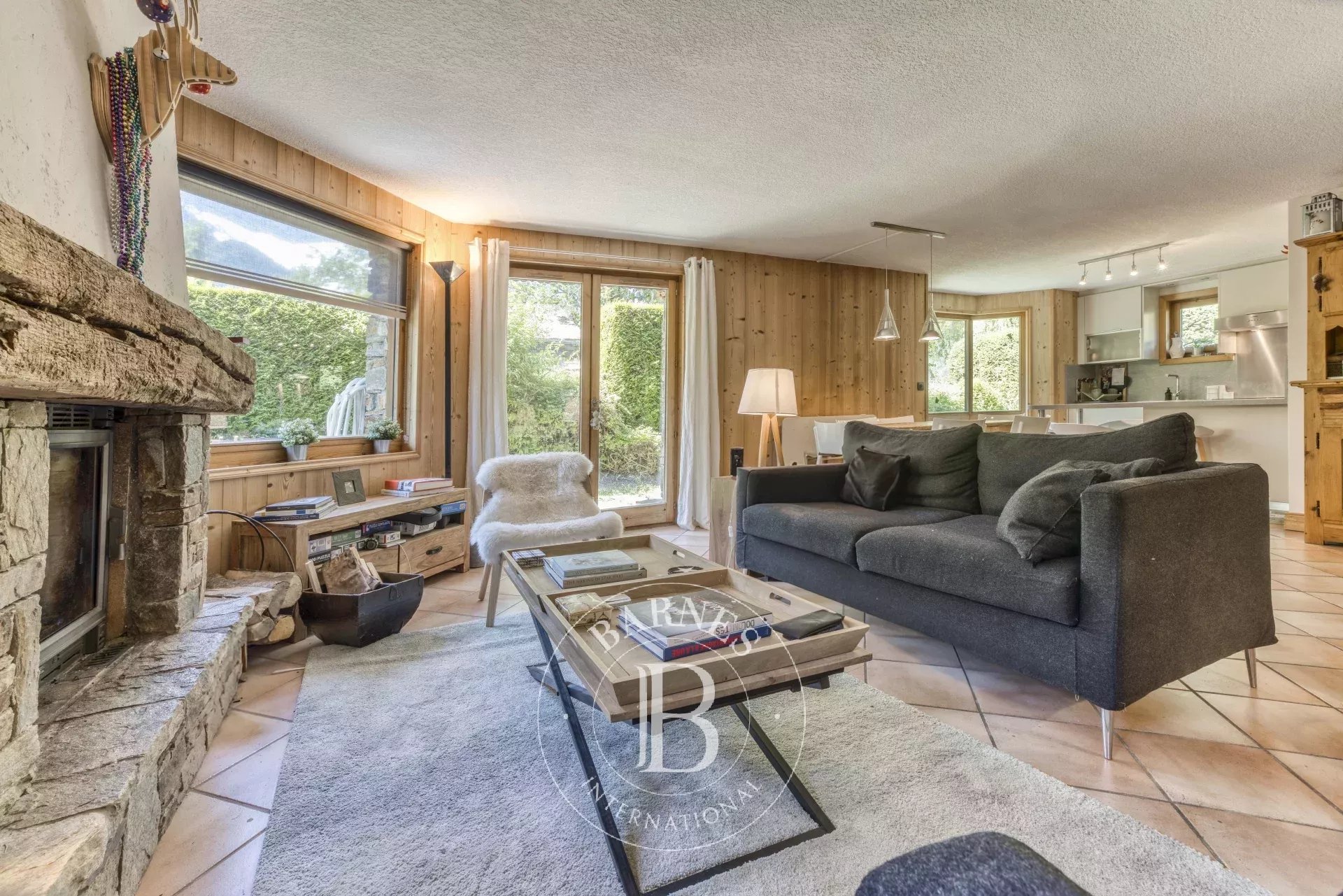 BARNES CHAMONIX EXCLUSIVITE - LES BOIS - VUE MONT-BLANC - APPARTEMENT DUPLEX REZ-DE-JARDIN - 3 CHAMBRES