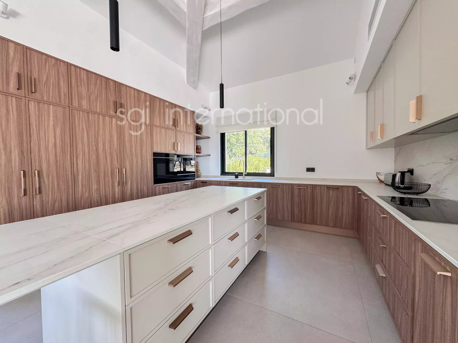 Grimaud – moderne, komplett renovierte Villa.