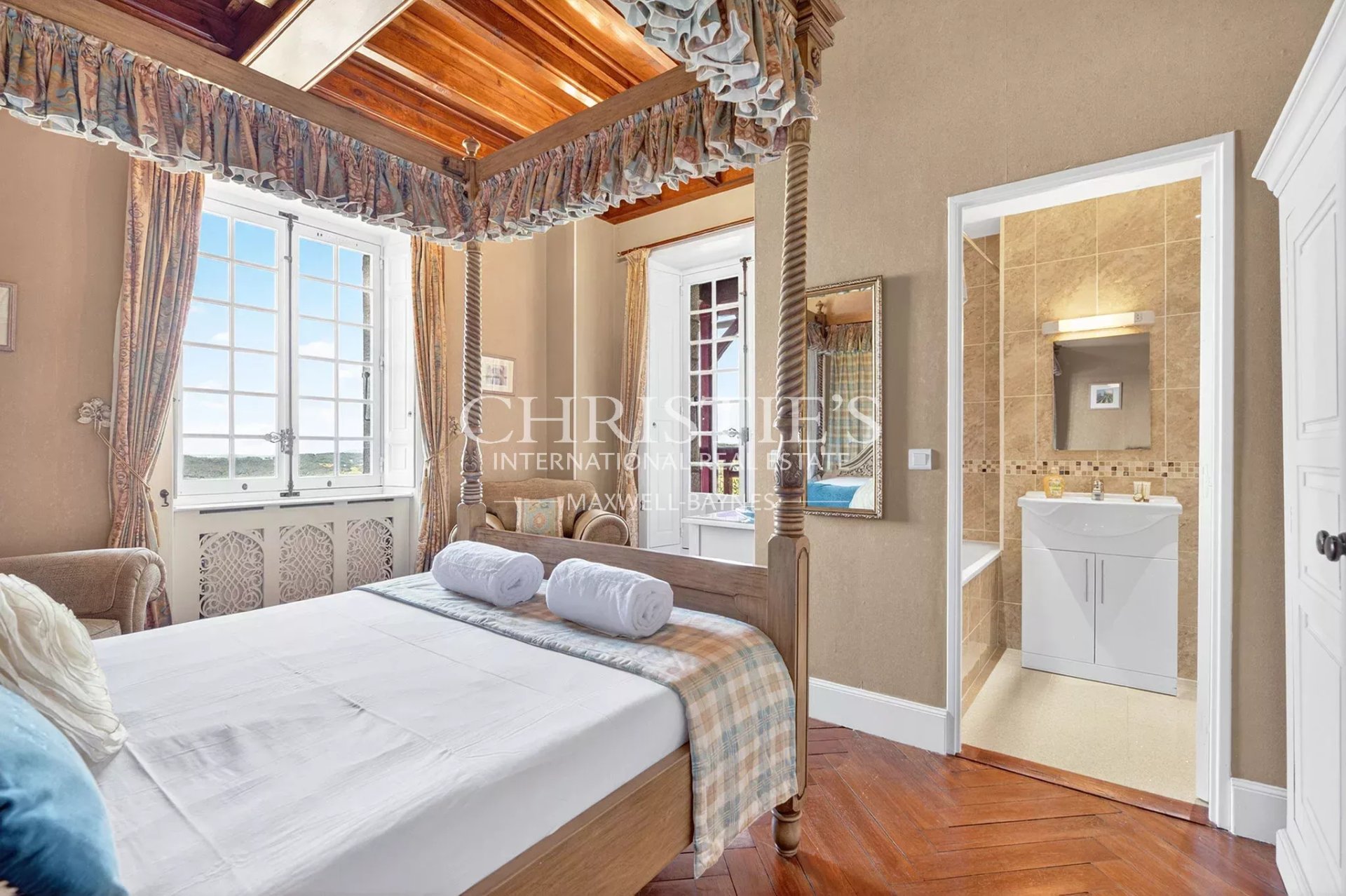 38 Bedroom Chateau's Image 58