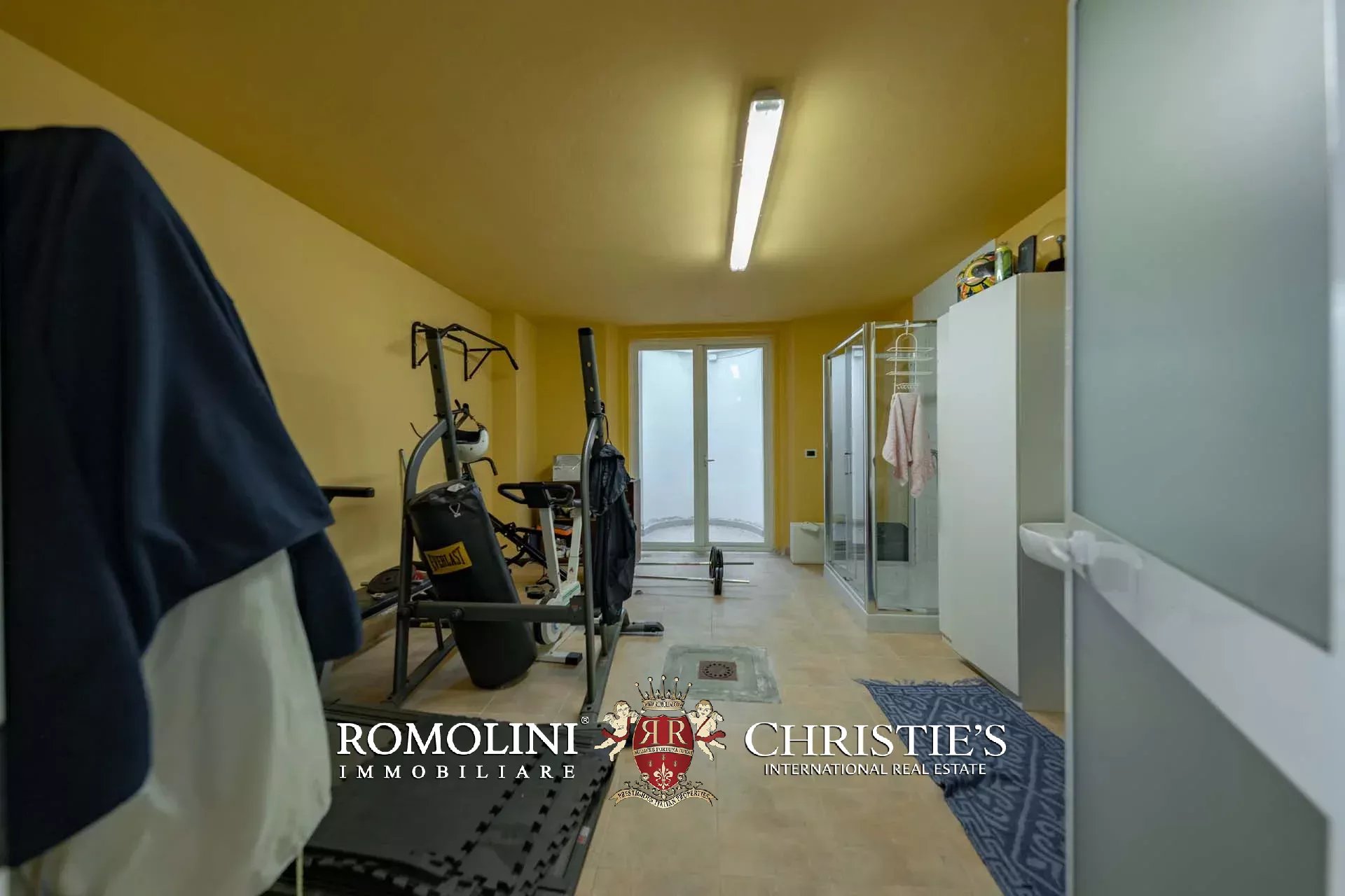 10 Bedroom Villa/Townhouse's Image 83