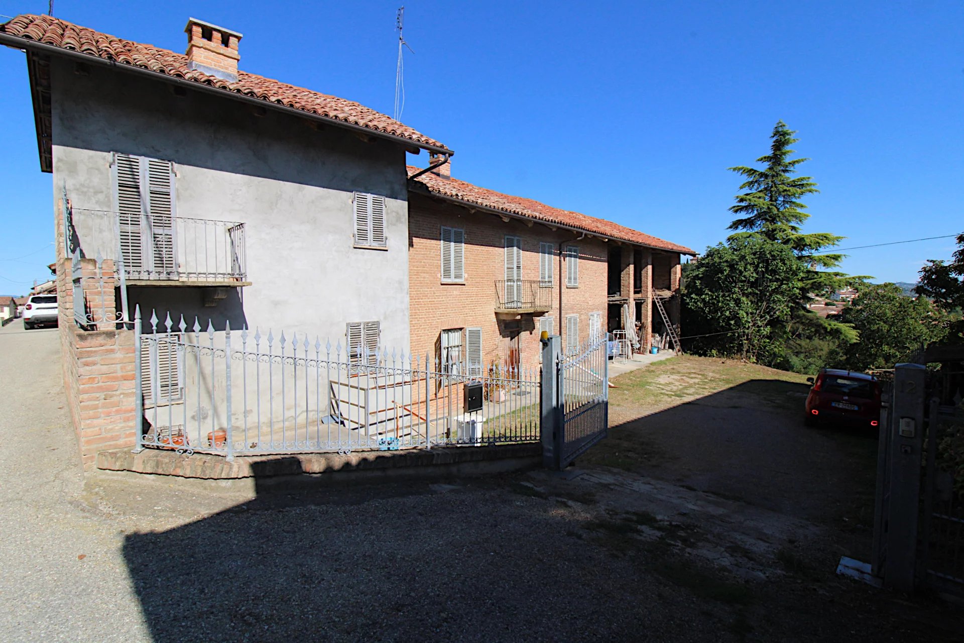 CASCINA INDIPENDENTE A GOVONE