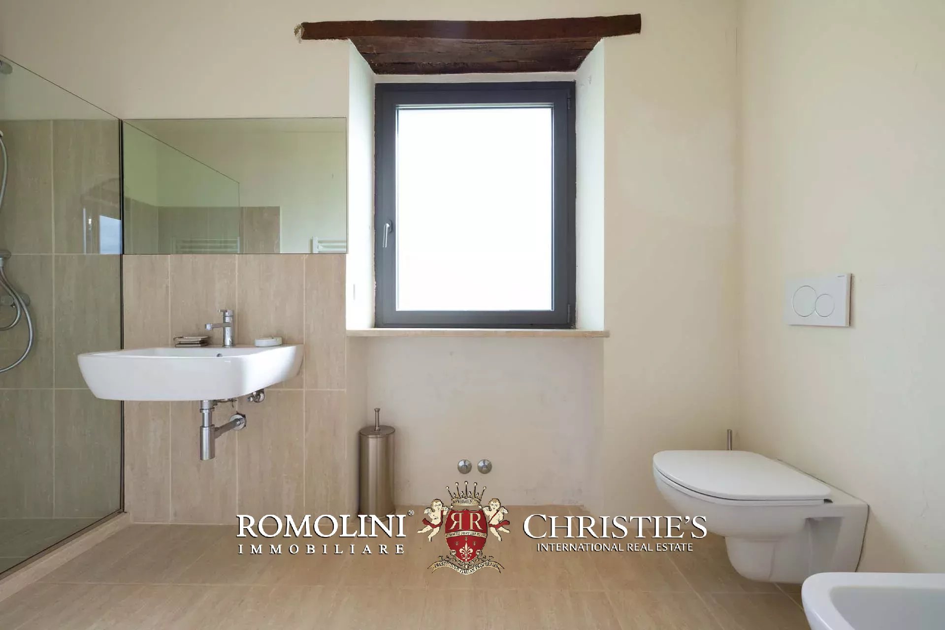 7 Bedroom Villa/Townhouse's Image 86