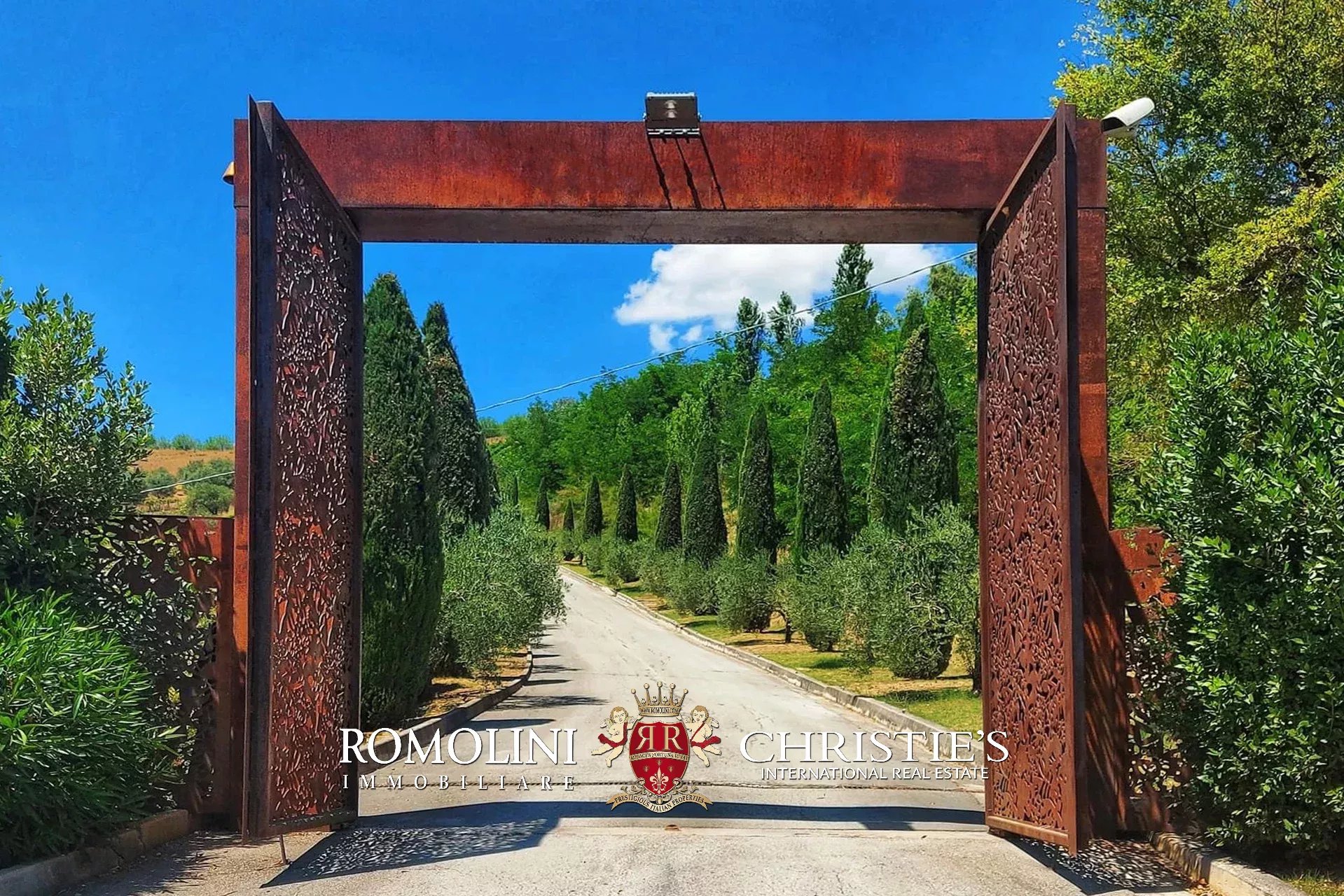 6 Bedroom Vineyard's Image 8