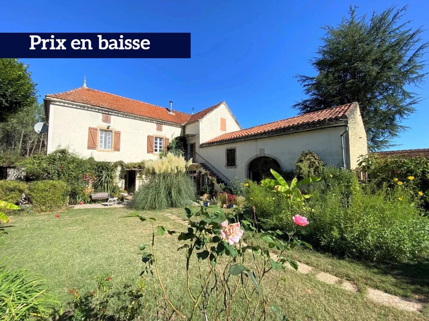 Très jolie maison en pierre avec grange aménagée et beau jardin