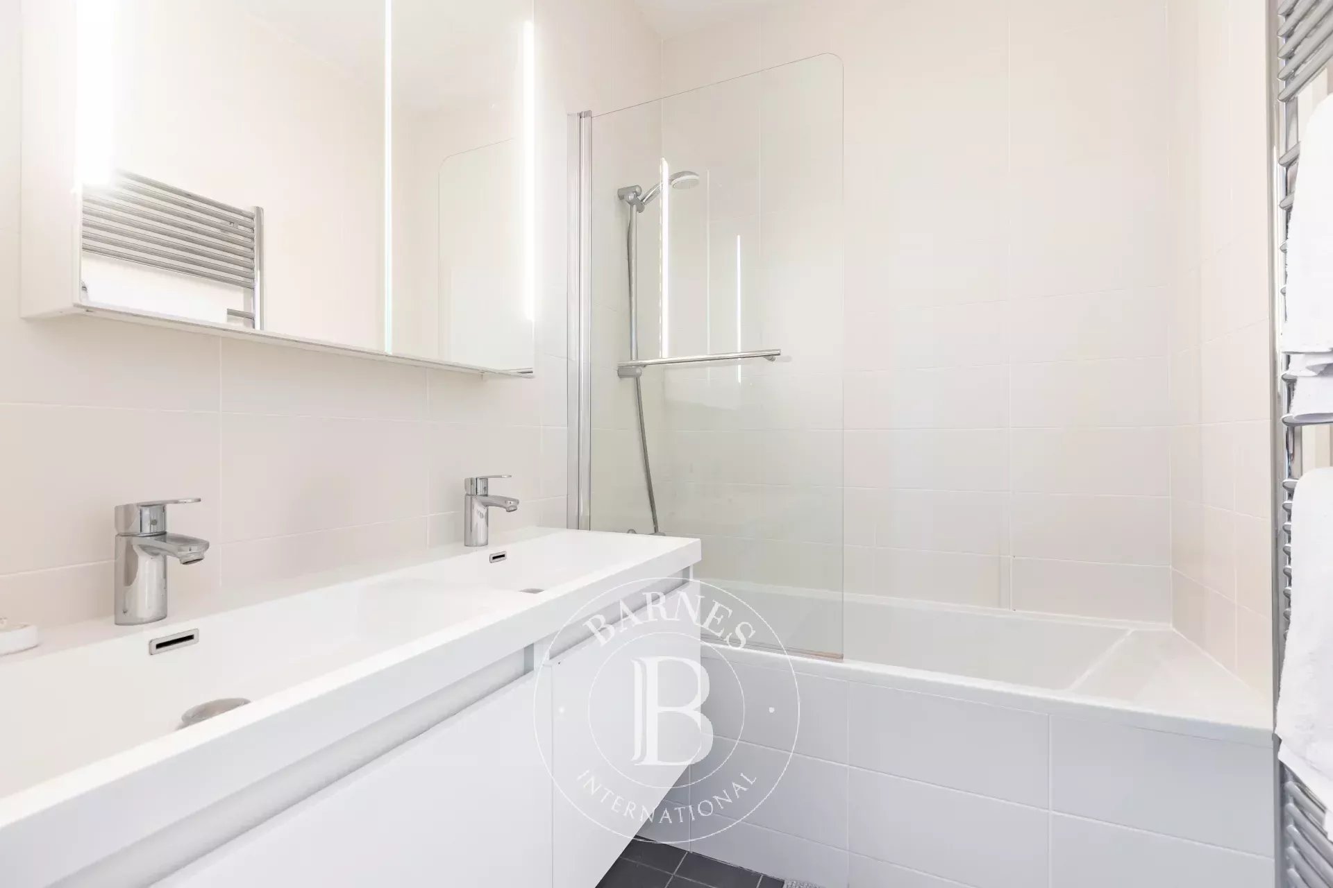 Paris  - Apartment 2 Bedrooms - picture 9
