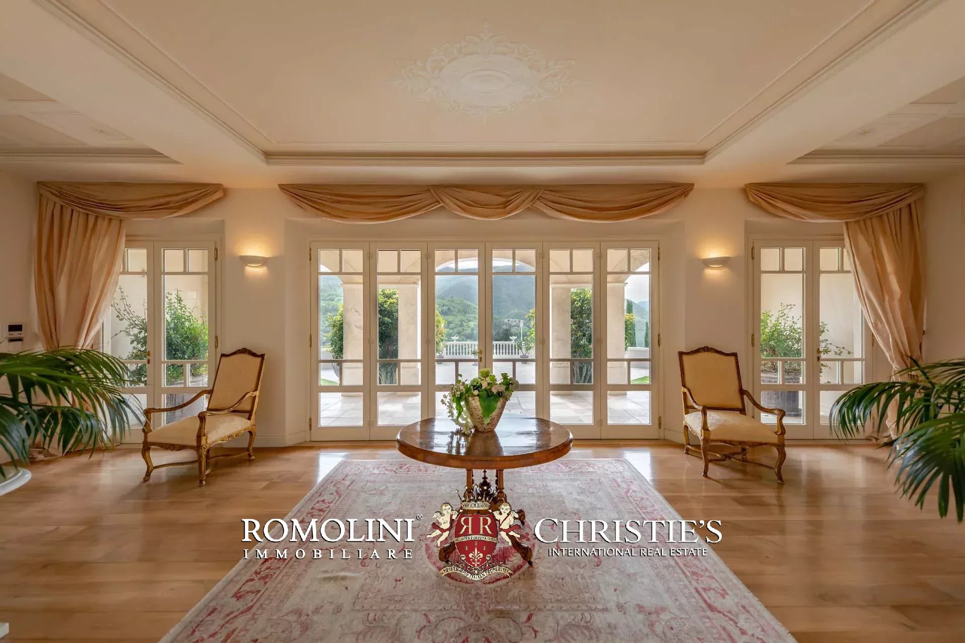10 Bedroom Villa/Townhouse's Image 8