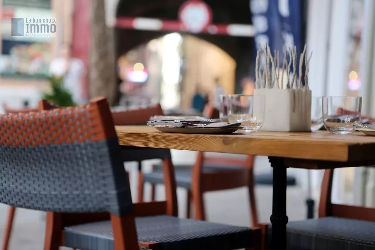 FOND DE BAR AMBIAMCE-RESTAURANT