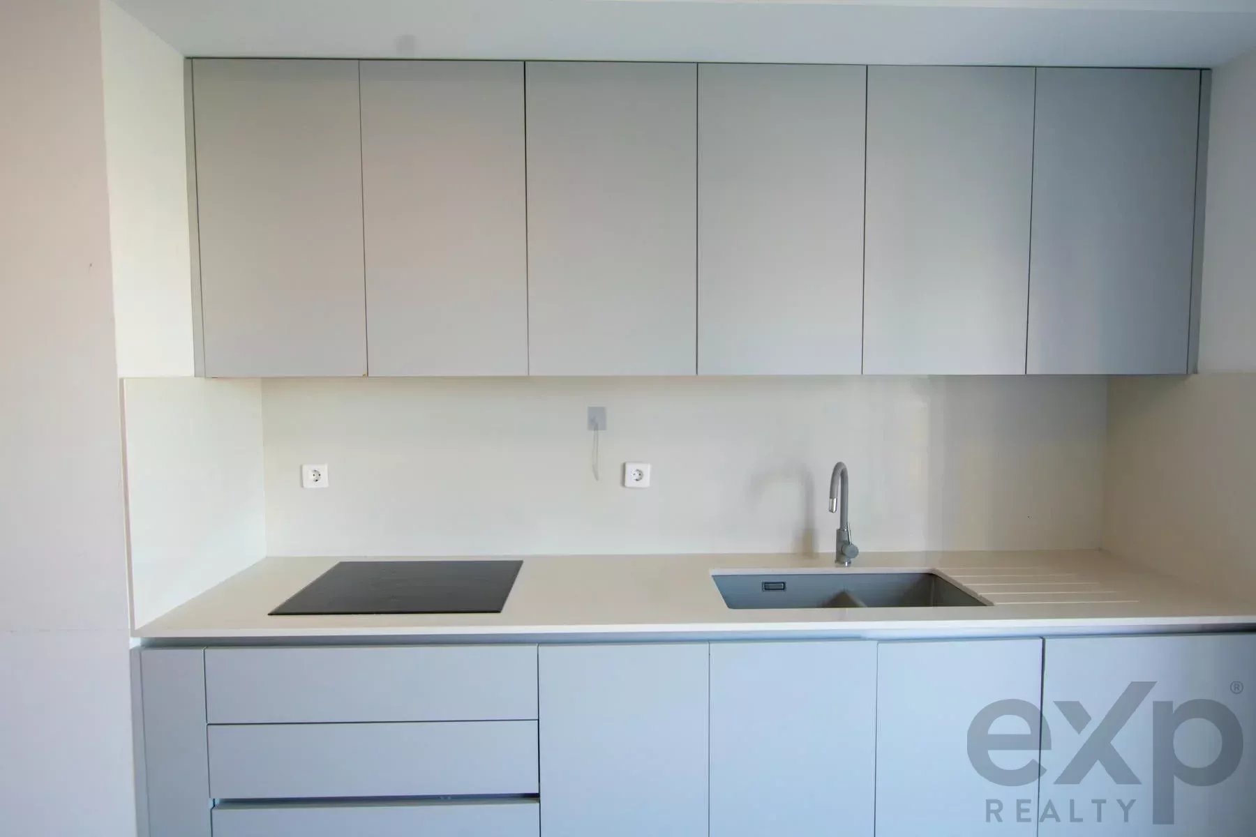 Penthouse Luxury with Sea & Harbour Views in Prime Estoril 85996079 image 17