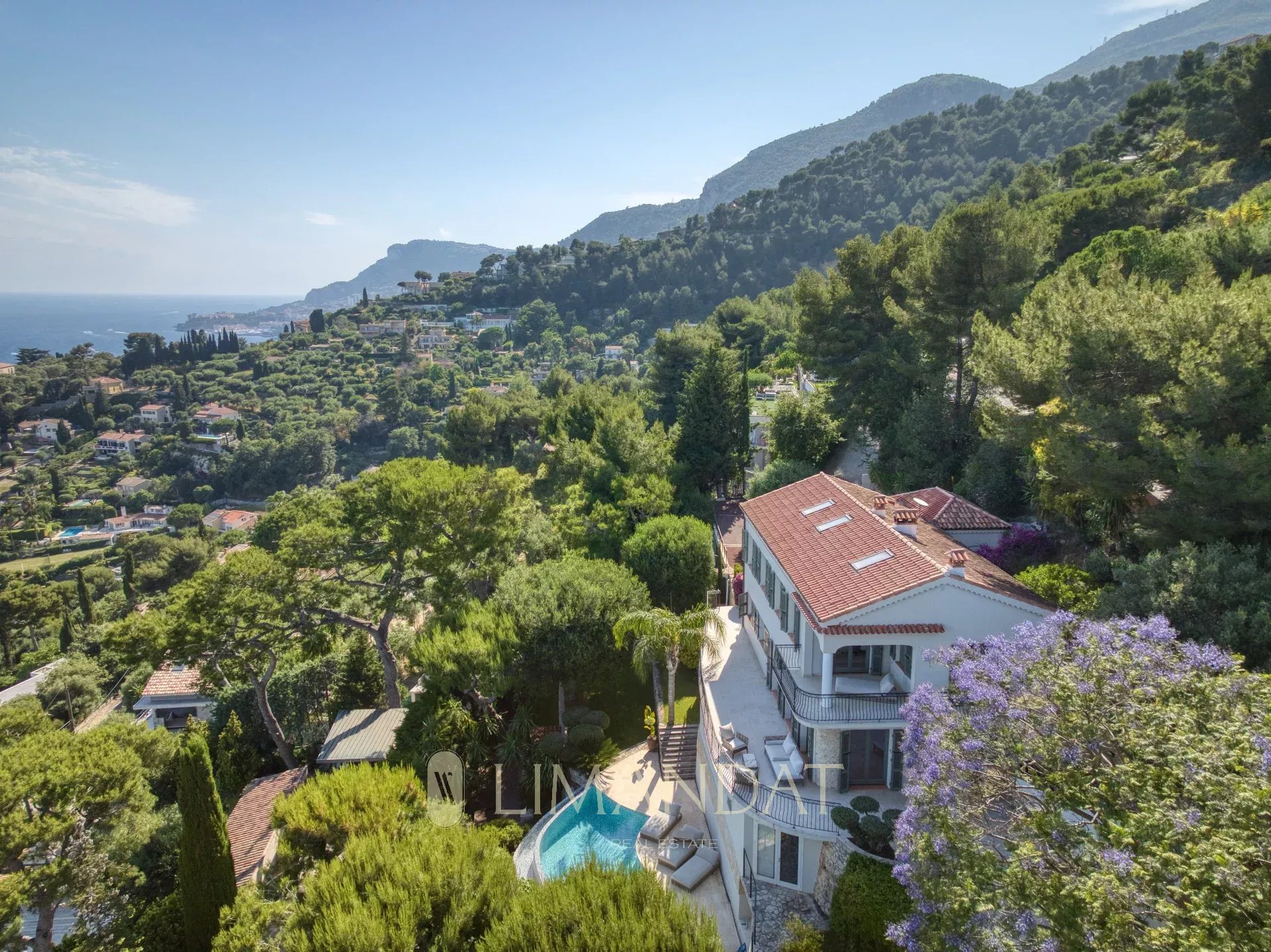 SOLE AGENT - Roquebrune Cap Martin - Renovated Villa 200 sqm, 1,598 sqm plot