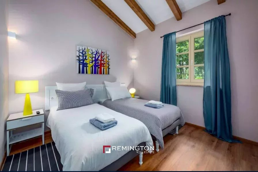 6 Bedroom Villa/Townhouse's Image 9