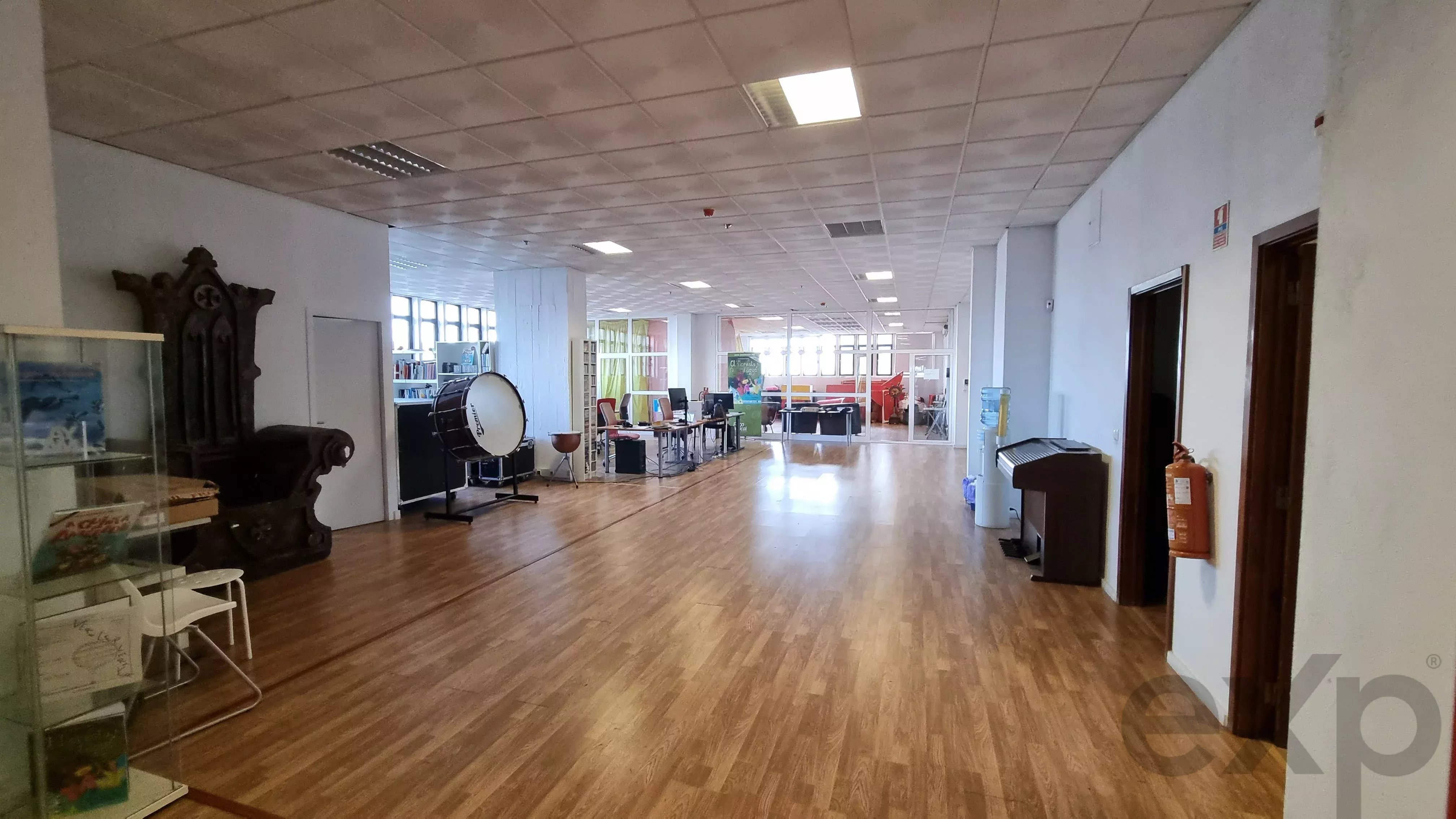 Space with Service License, Large Area and High Ceiling – Ideal for Contact Center, Gym/Box or Tech Hub – Greater Lisbon 86656713 image 2