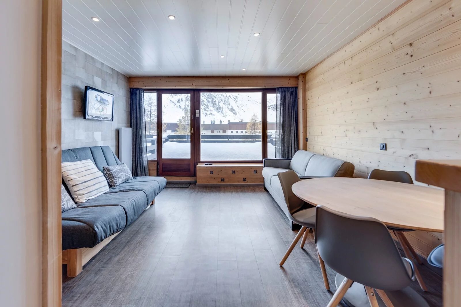 SOUTH FACING APARTMENT ON THE SLOPES IN TIGNES LE LAC