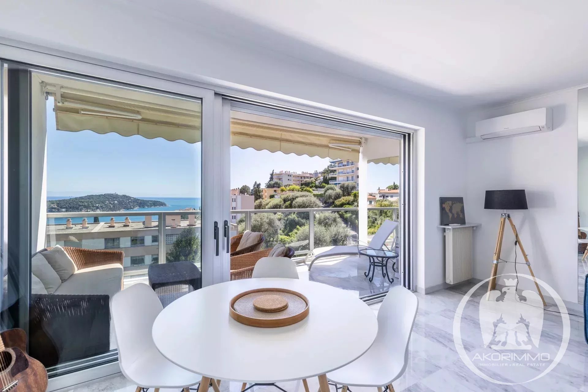 2-Bedroom Apartment – Sea View – Garage