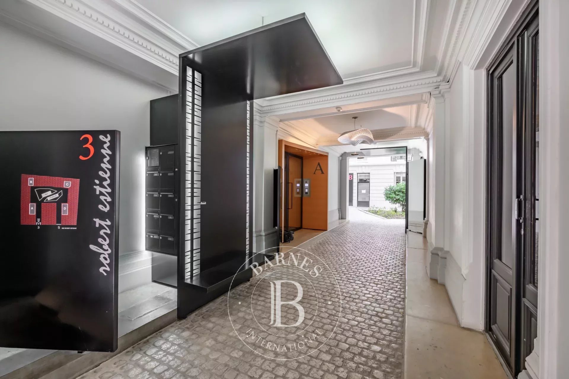 Daire Paris 8ème - picture 11