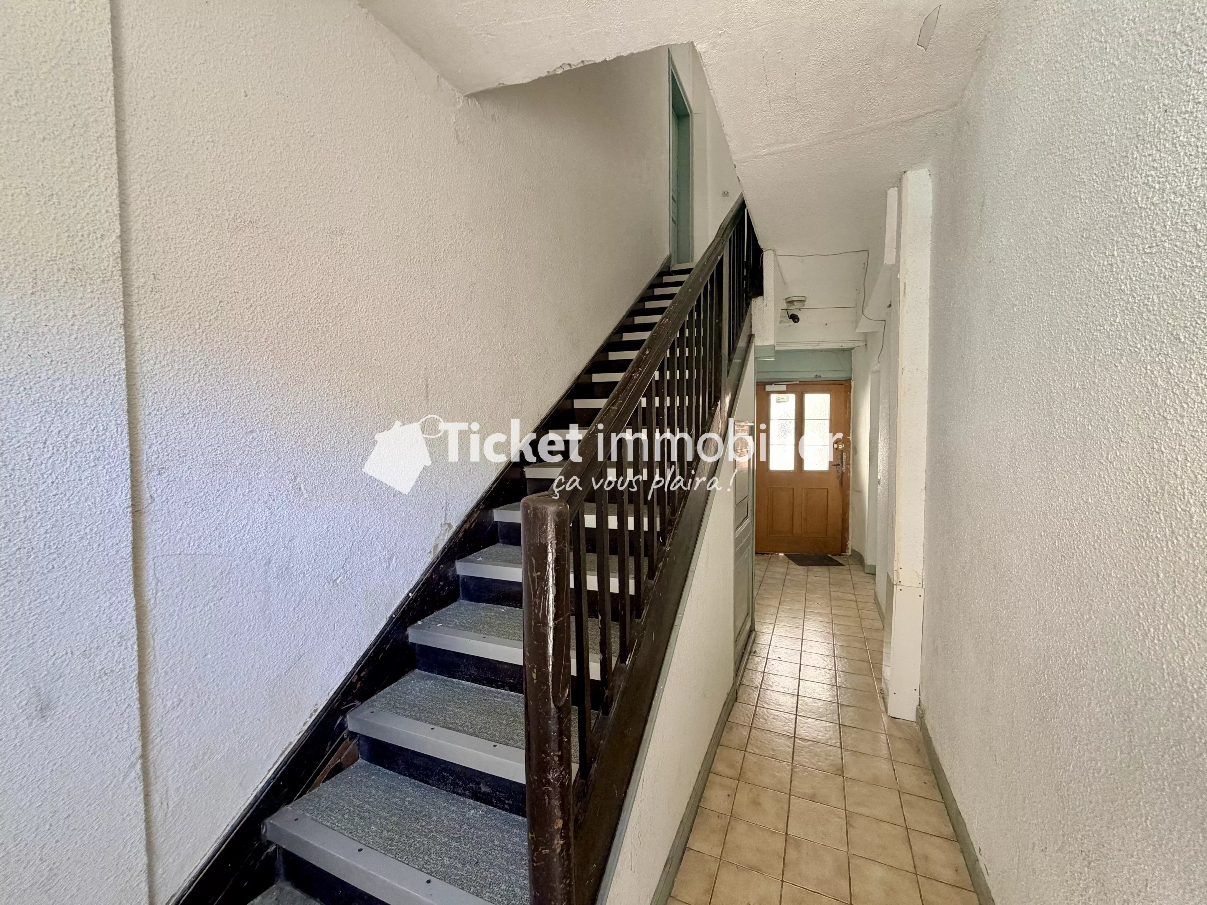 T3 à rénover – Centre-ville de Castres – 59 900 € — photo 9