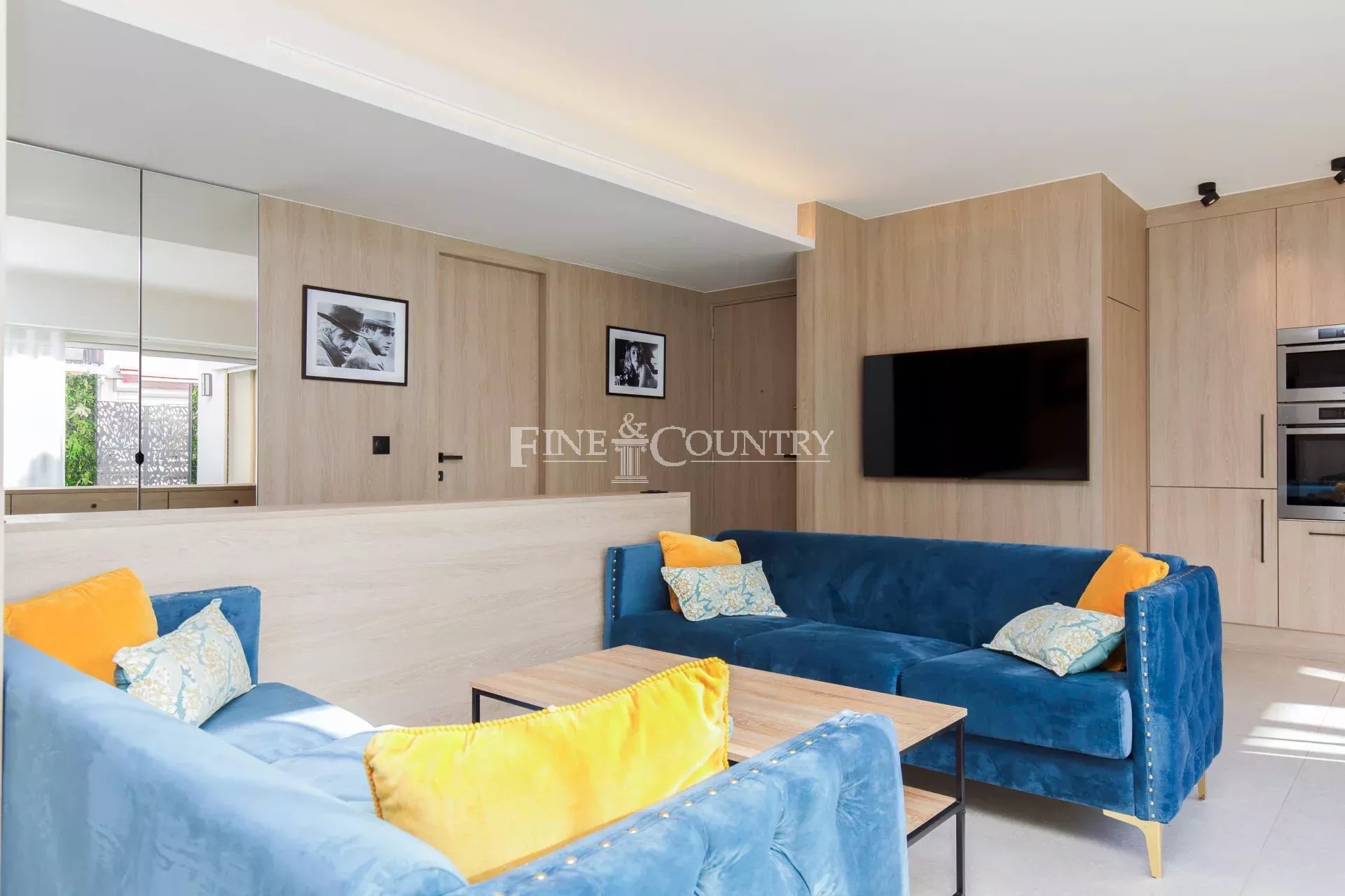 Photo of Apartment for sale in Cannes, la Banane