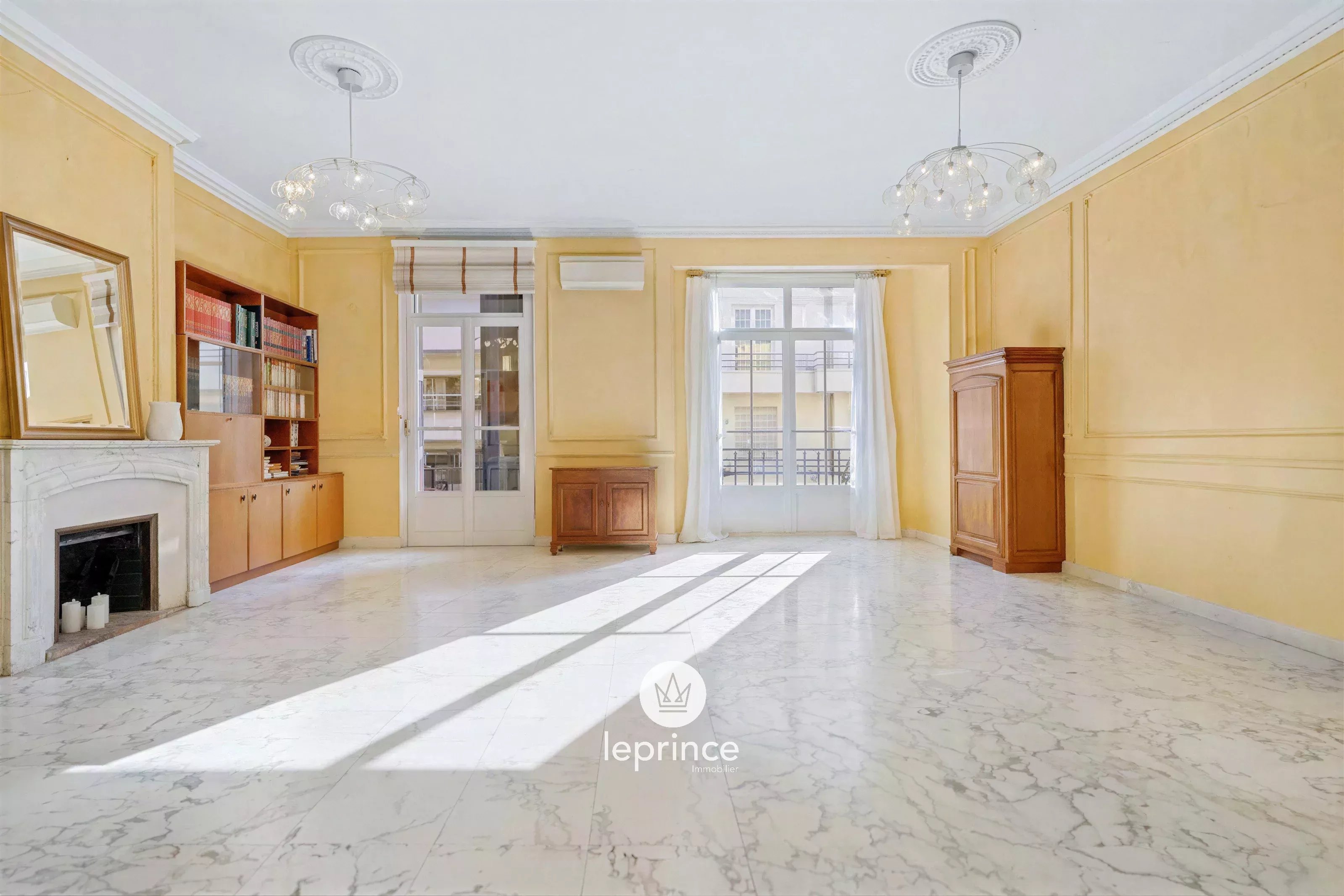 Agence immobilière de 