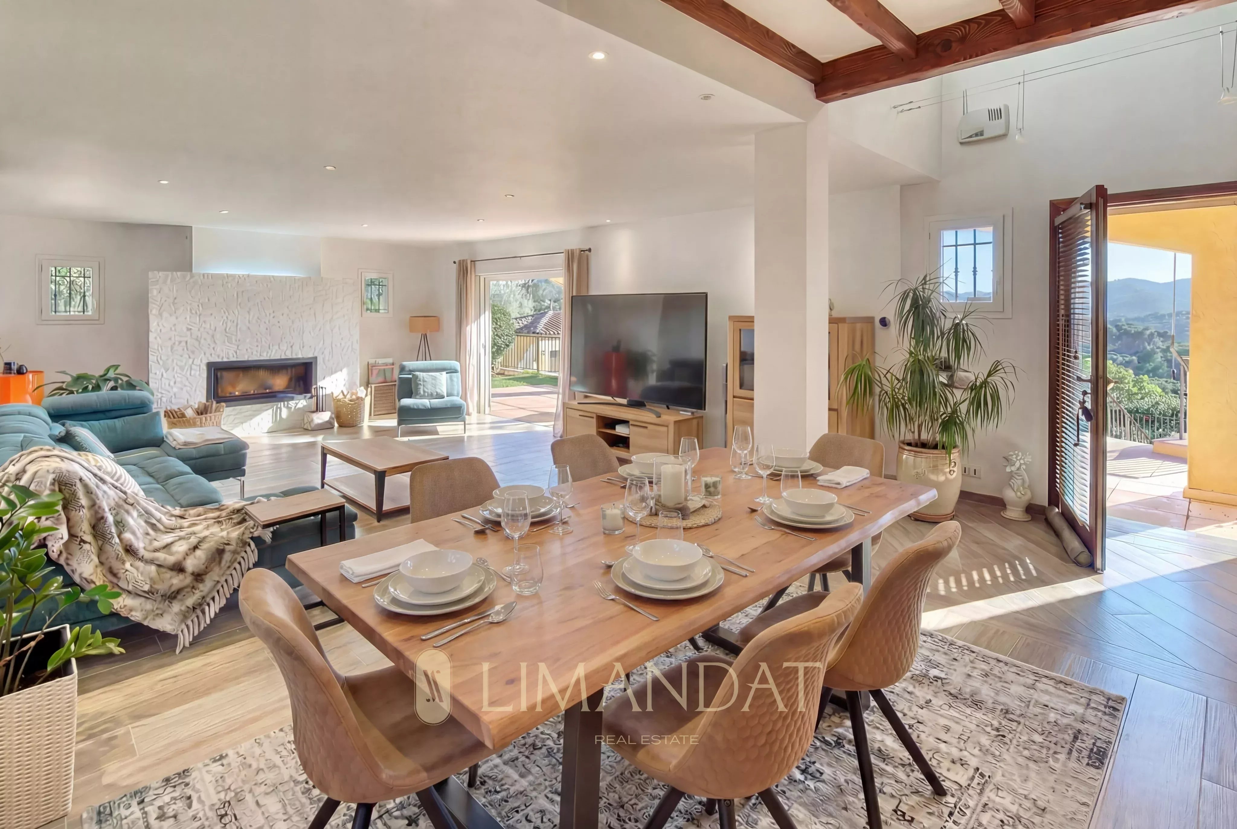 Beautiful villa with open views of the hills in Mougins